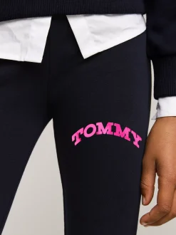 Spodnie, Szorty I Spódnice*Tommy Hilfiger Bardzo Obcisłe Legginsy Z Logo W Stylu Varsity DESERT SKY
