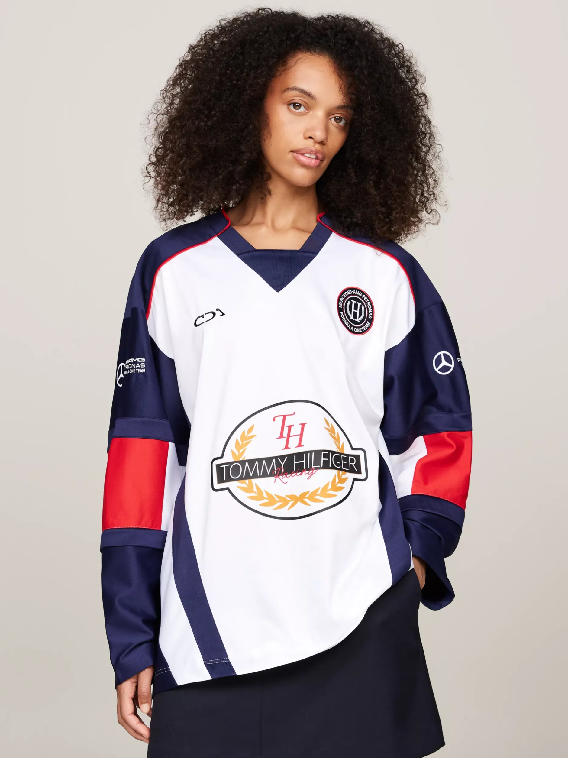 Bluzy Dresowe & Z Kapturem*Tommy Hilfiger Bluza Hokejowa Tommy X Mercedes F1 X CR WHITE