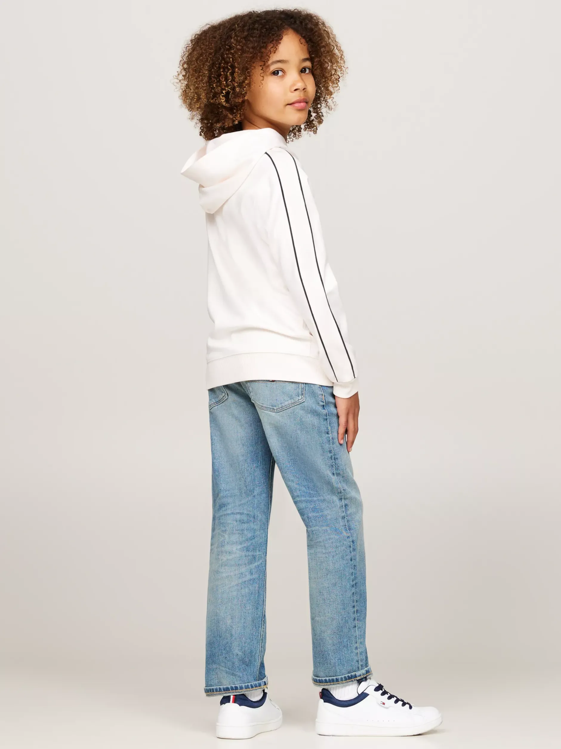 Bluzy Dresowe I Z Kapturem*Tommy Hilfiger Bluza O Regularnym Kroju Z Kapturem ANCIENT WHITE
