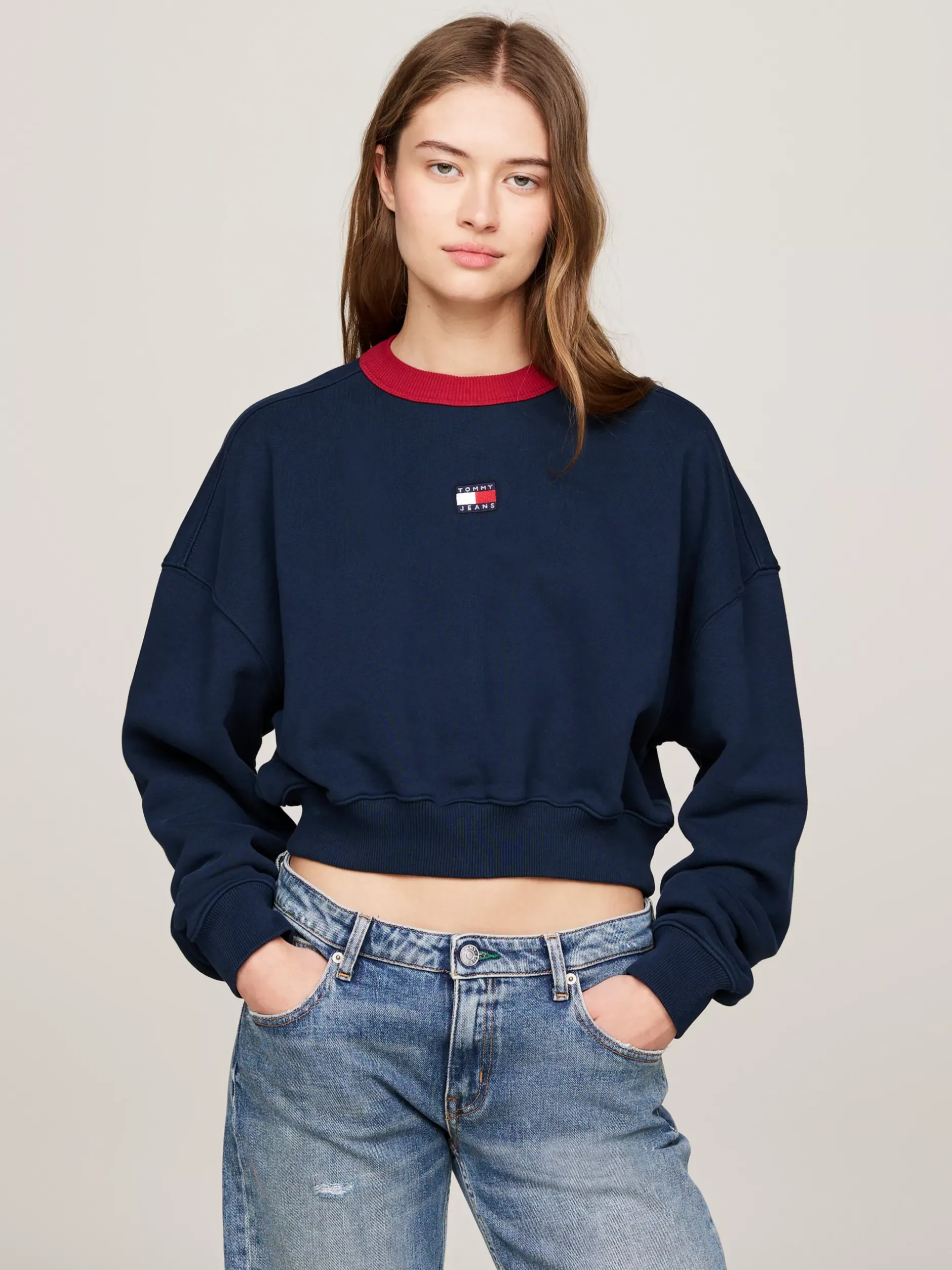 Bluzy Dresowe & Z Kapturem*Tommy Hilfiger Bluza O Skróconym Luźnym Kroju Z Naszywką Tommy DARK NIGHT NAVY
