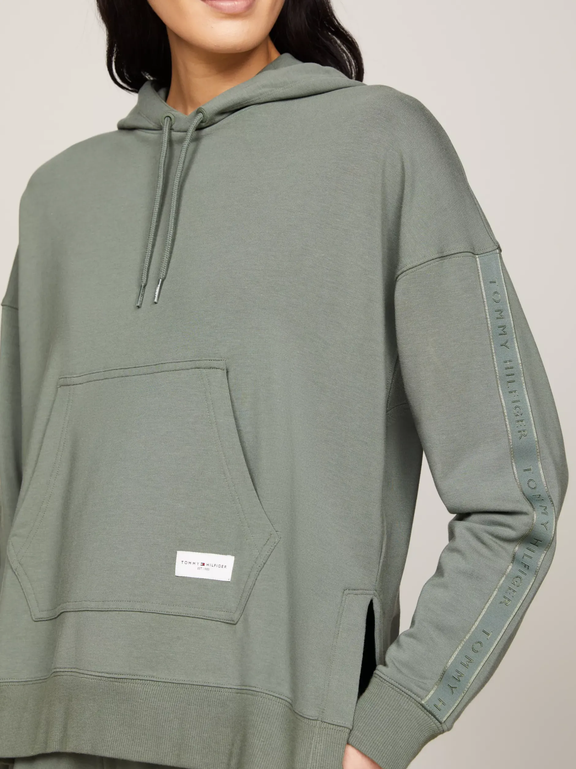 Stroje Domowe*Tommy Hilfiger Bluza Od Piżamy Z Kapturem I Logo Hilfiger STONEWASH GREEN
