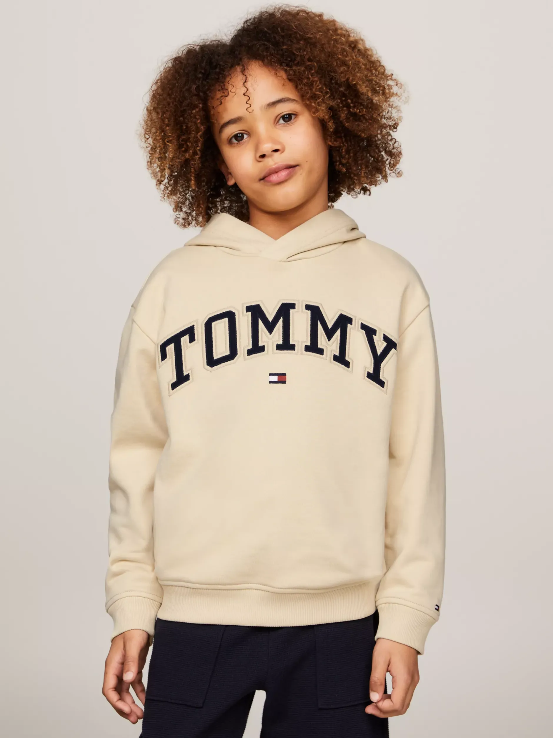 Bluzy Dresowe I Z Kapturem*Tommy Hilfiger Bluza Varsity Z Kapturem I Haftowanym Logo COUNTRY IVORY