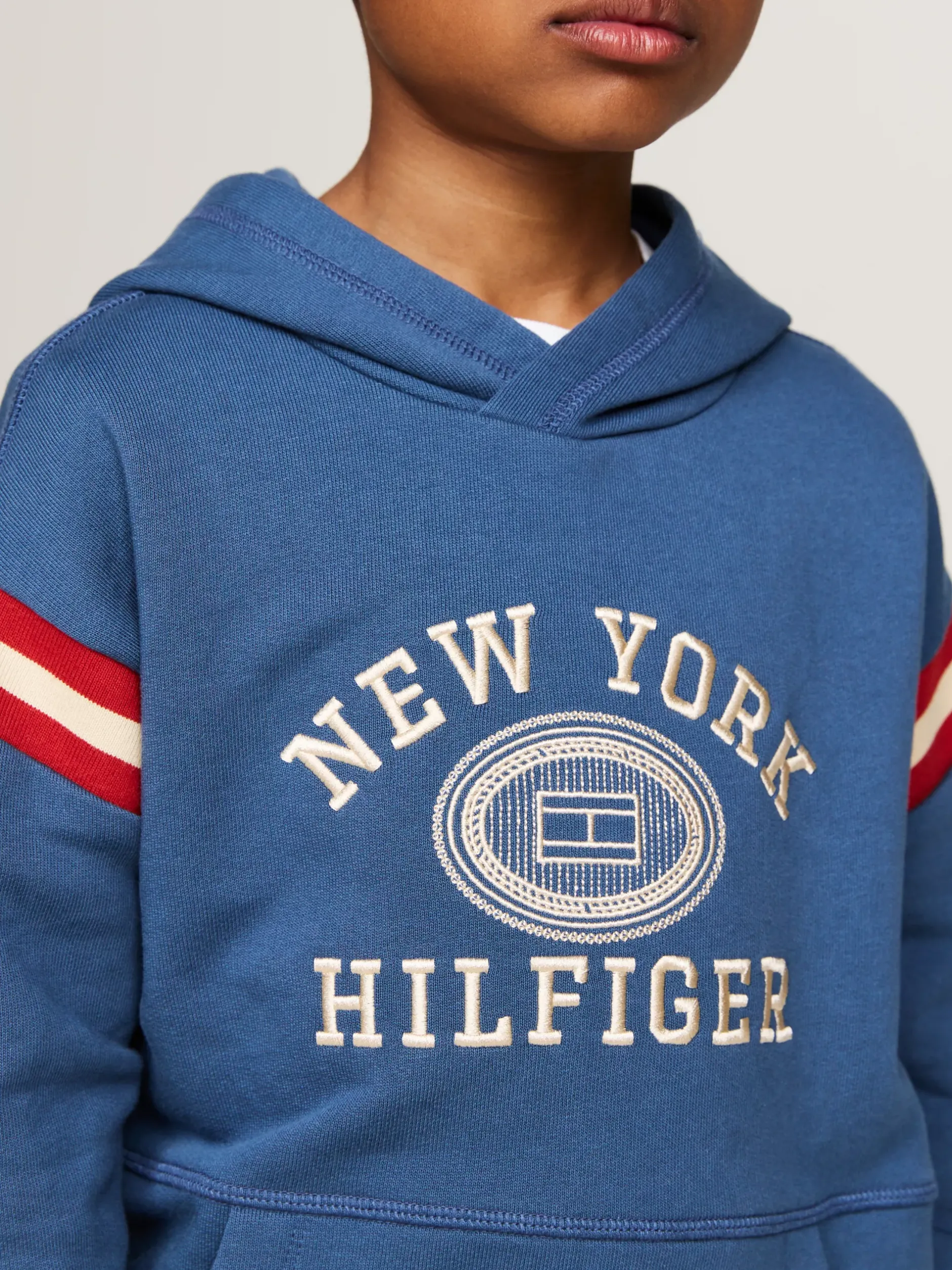 Bluzy Dresowe I Z Kapturem*Tommy Hilfiger Bluza Z Kapturem Z Logo Hilfiger Monotype AEGEAN SEA