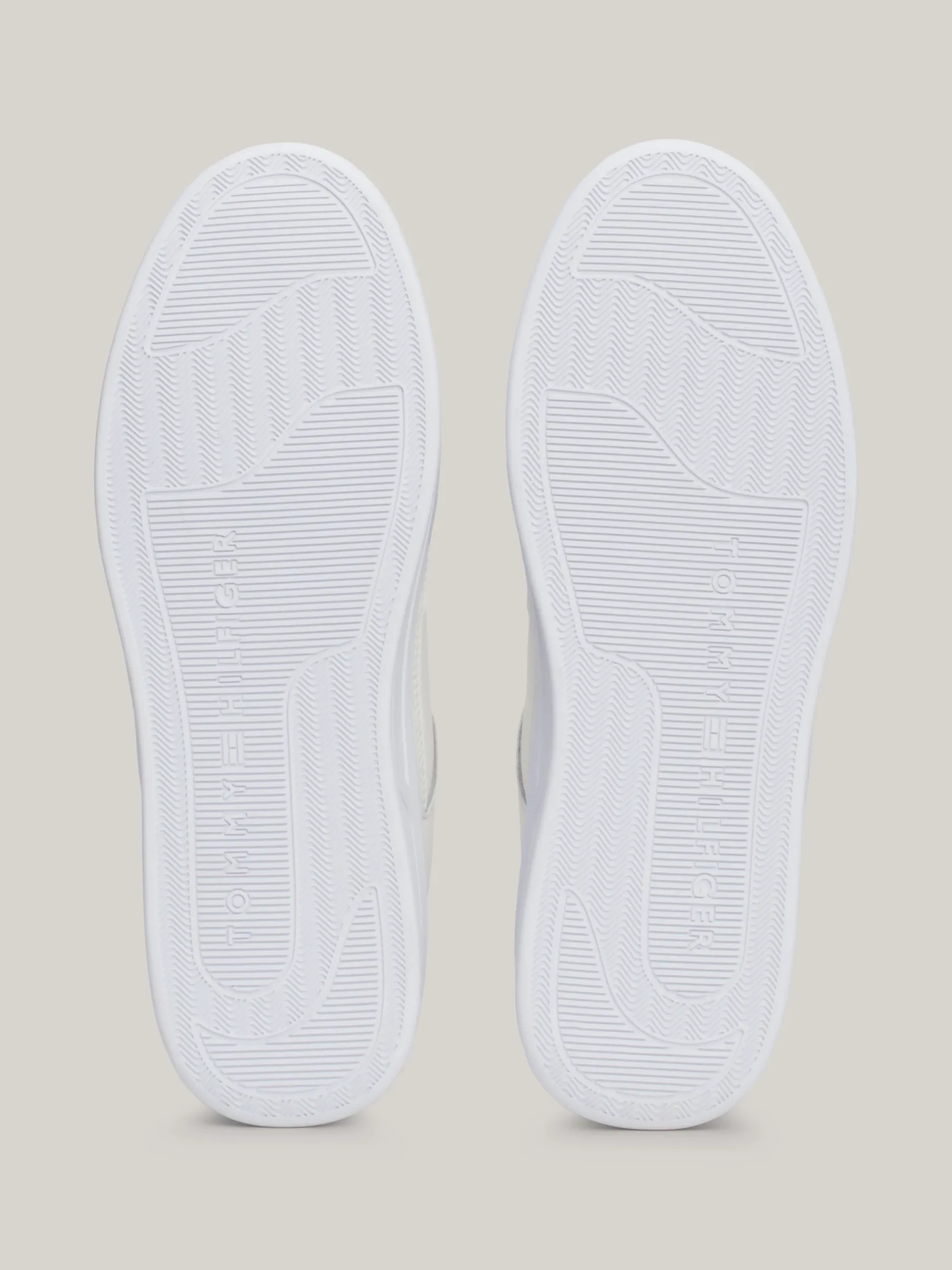 Sneakersy*Tommy Hilfiger Buty Sportowe Z Emaliowaną Flagą ANCIENT WHITE/HERITAGE PINK