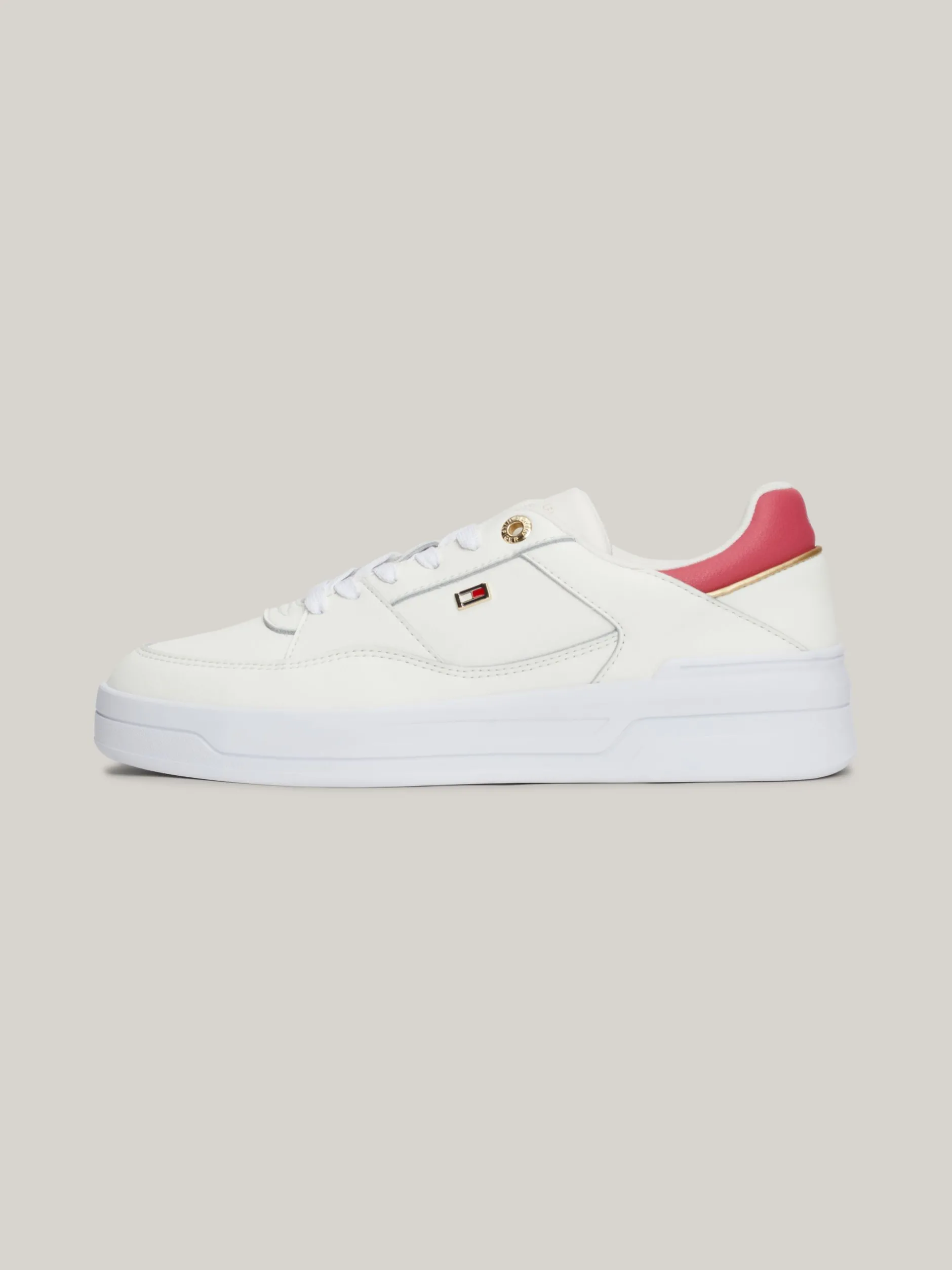 Sneakersy*Tommy Hilfiger Buty Sportowe Z Emaliowaną Flagą ANCIENT WHITE/HERITAGE PINK