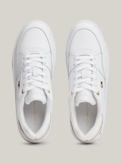 Sneakersy*Tommy Hilfiger Buty Sportowe Z Emaliowaną Flagą WHITE