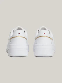 Sneakersy*Tommy Hilfiger Buty Sportowe Z Emaliowaną Flagą WHITE