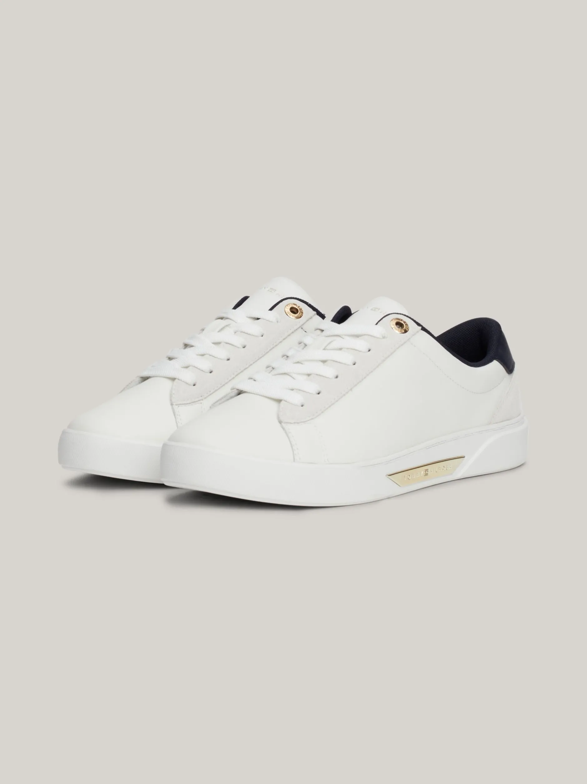 Sneakersy*Tommy Hilfiger Buty Sportowe Z Metalowymi Elementami ECRU