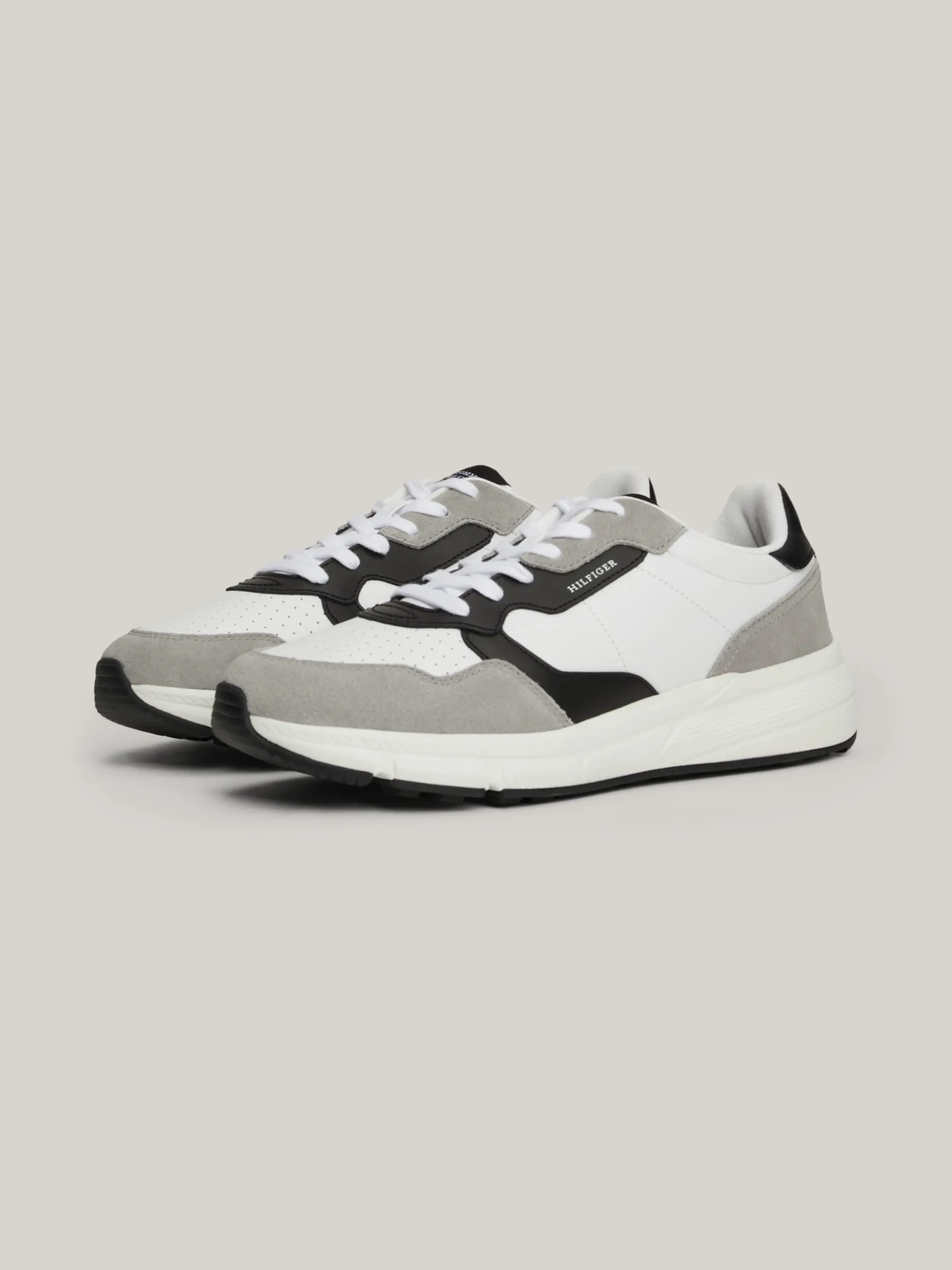 Sneakersy*Tommy Hilfiger Buty Sportowe Z Zamszu O Mieszanej Fakturze WHITE