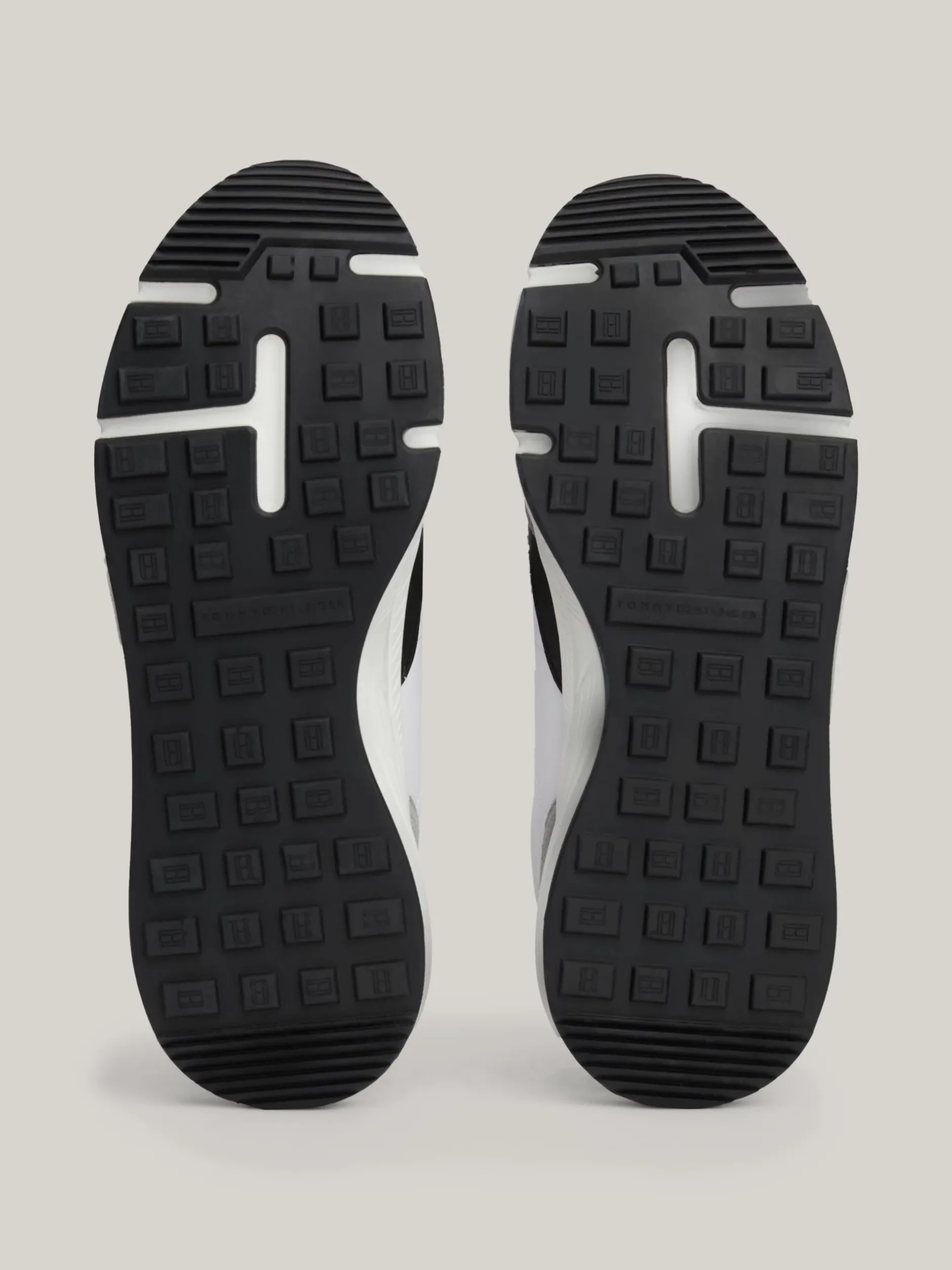 Sneakersy*Tommy Hilfiger Buty Sportowe Z Zamszu O Mieszanej Fakturze WHITE