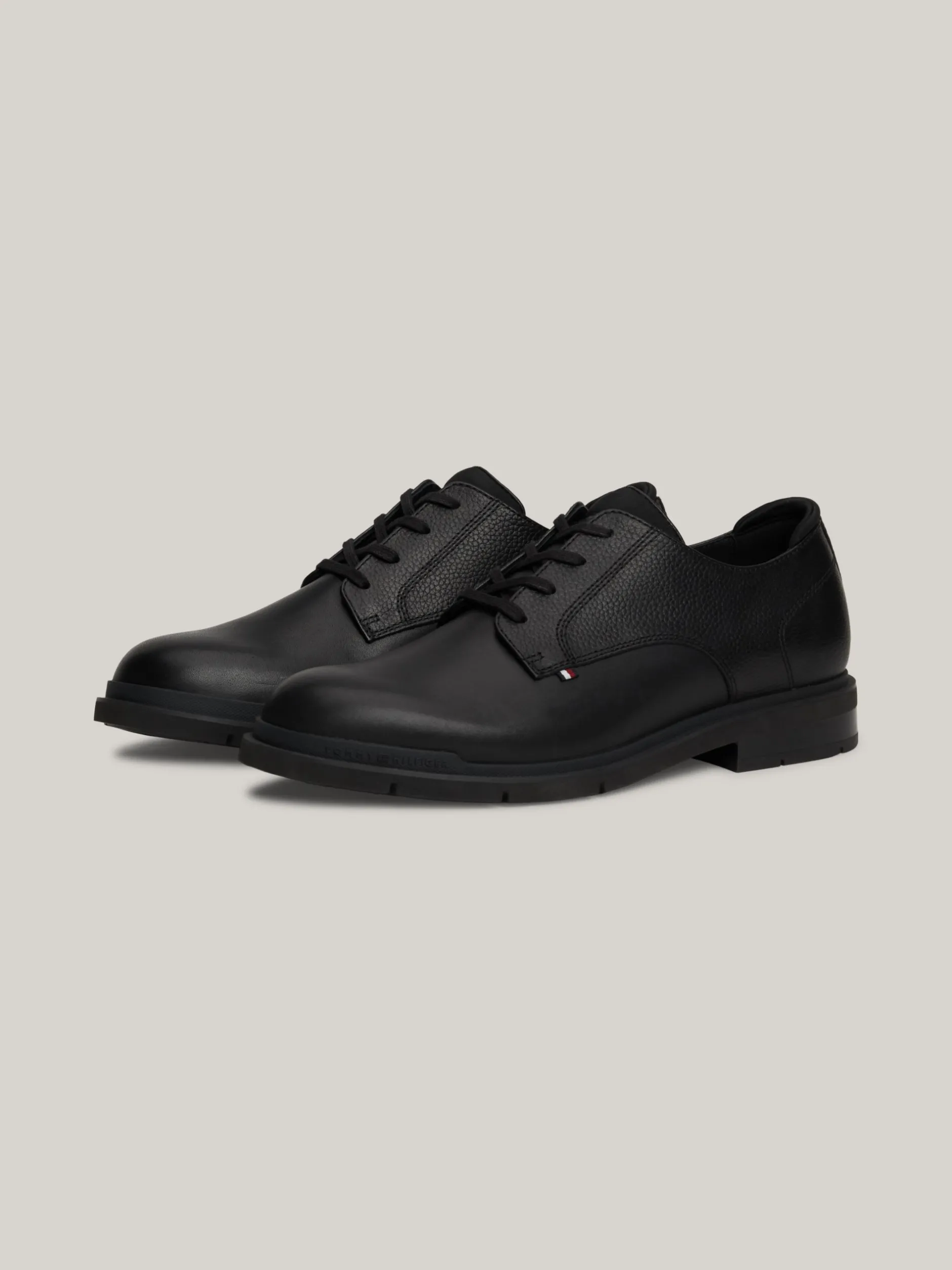 Buty Wizytowe*Tommy Hilfiger Buty Typu Derby Z Groszkowanej Skóry BLACK