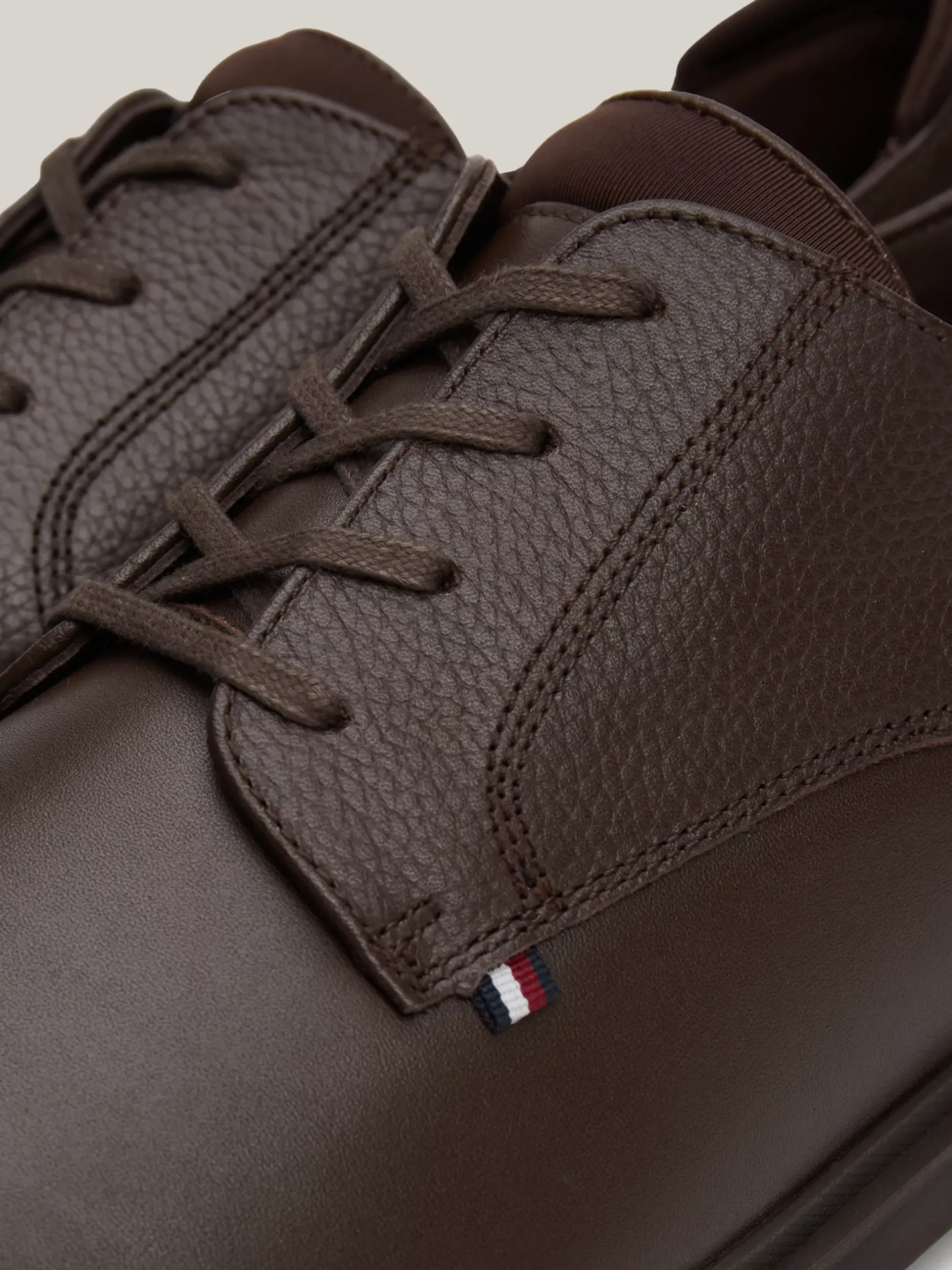 Buty Wizytowe*Tommy Hilfiger Buty Typu Derby Z Groszkowanej Skóry COCOA