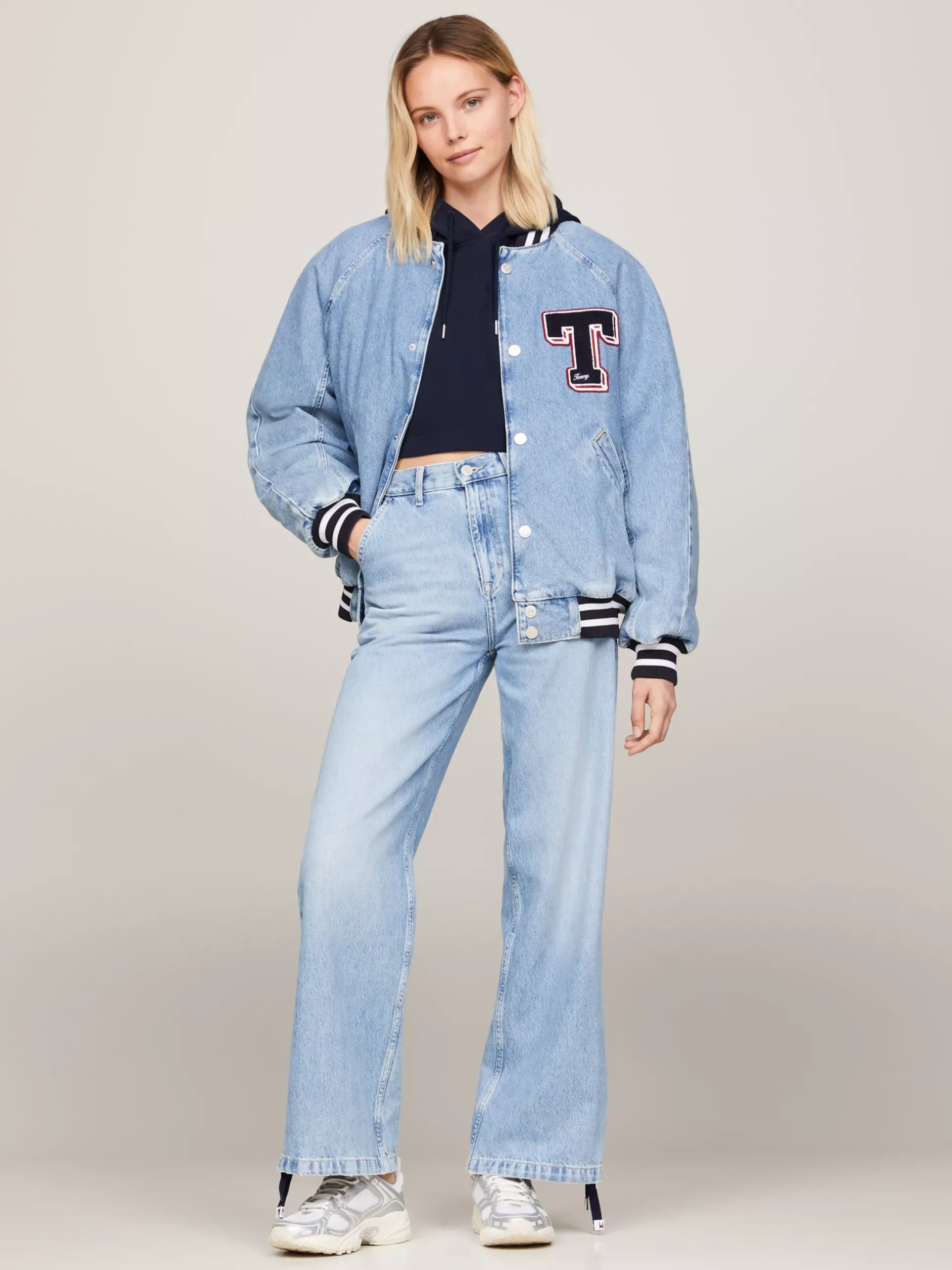 Kurtki & Płaszcze*Tommy Hilfiger Denimowa Kurtka Letterman W Uczelnianym Stylu DENIM LIGHT