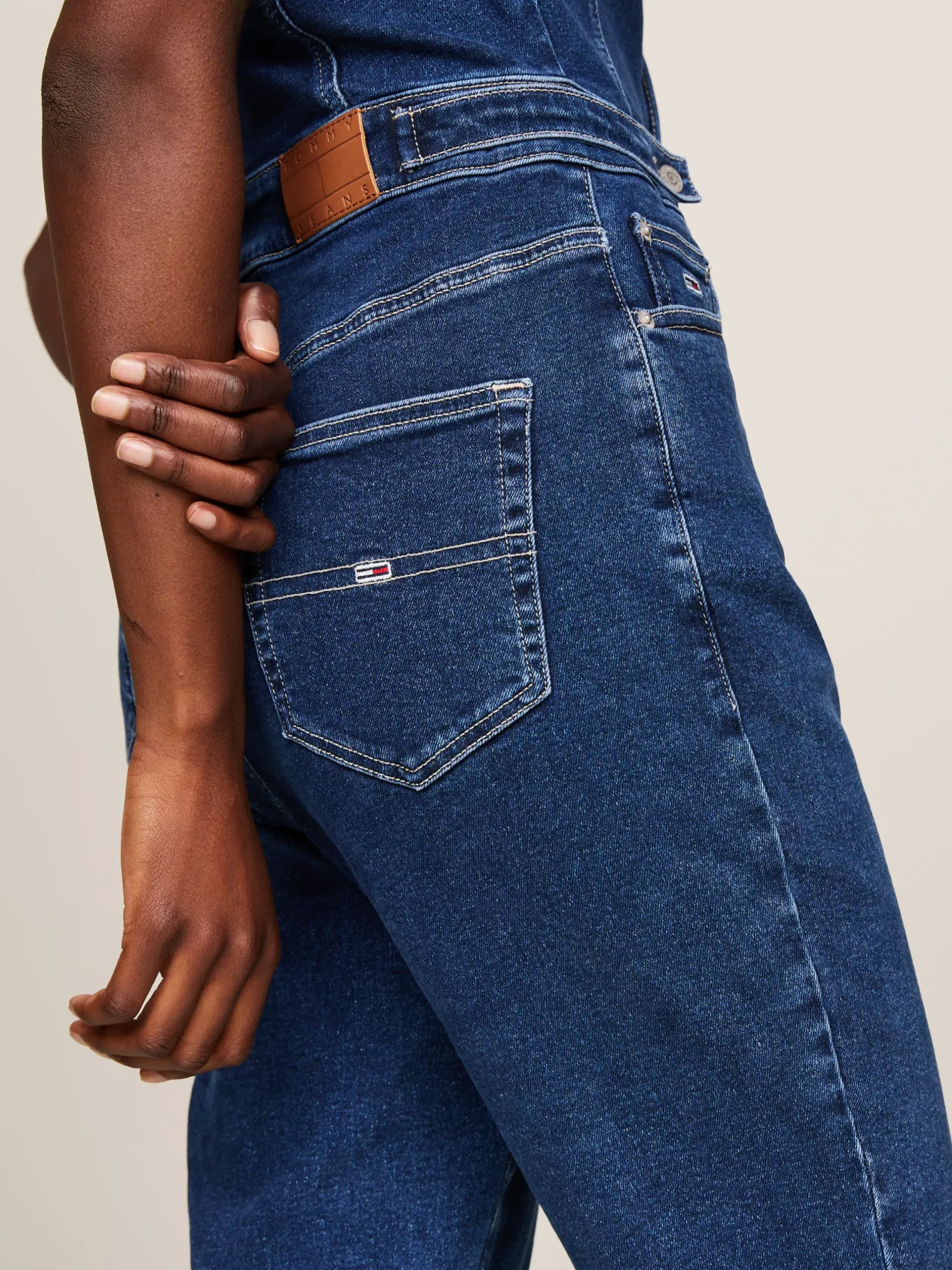 Sukienki*Tommy Hilfiger Denimowy Dopasowany Kombinezon Z Krótkim Rękawem DENIM MEDIUM