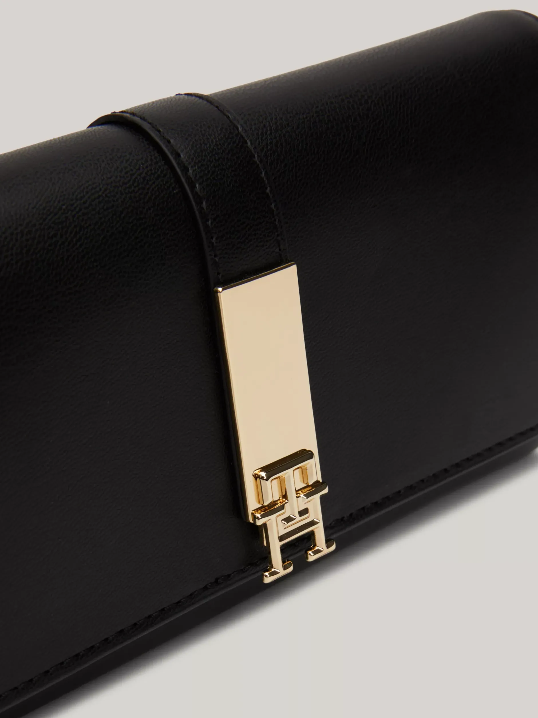 Portfele & Breloczki Do Kluczy*Tommy Hilfiger Duży Składany Portfel Heritage Z Klapką BLACK