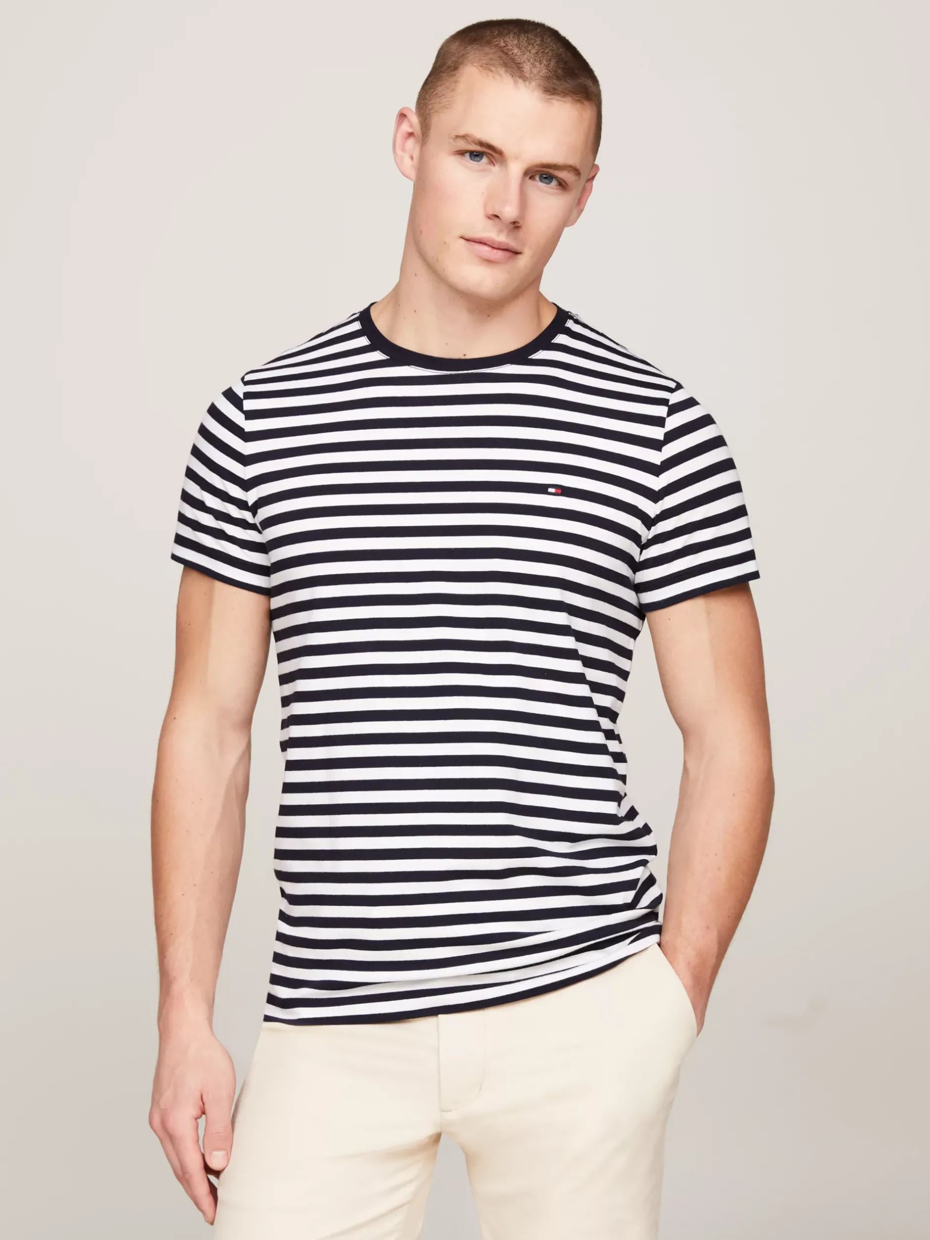 T-Shirty*Tommy Hilfiger Elastyczny T-shirt O Bardzo Wąskim Kroju DESERT SKY/WHITE