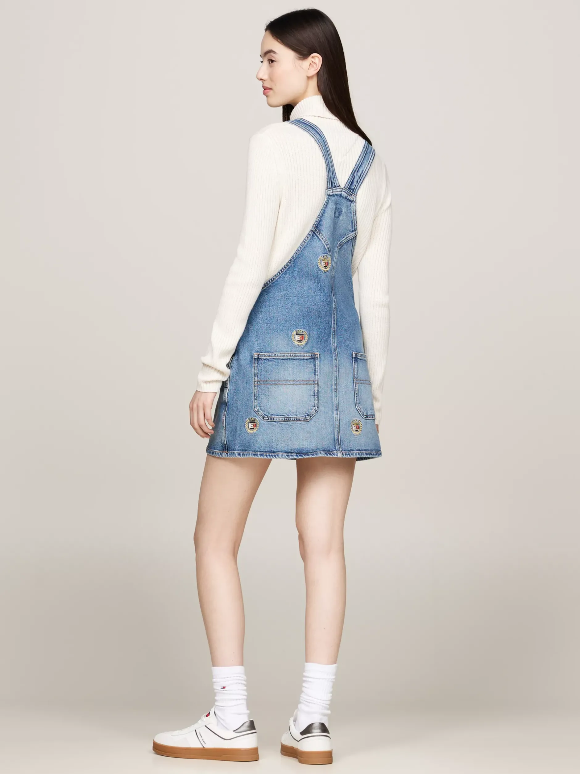 Sukienki*Tommy Hilfiger Jeansowa Sukienka Ogrodniczka Z Haftem DENIM MEDIUM