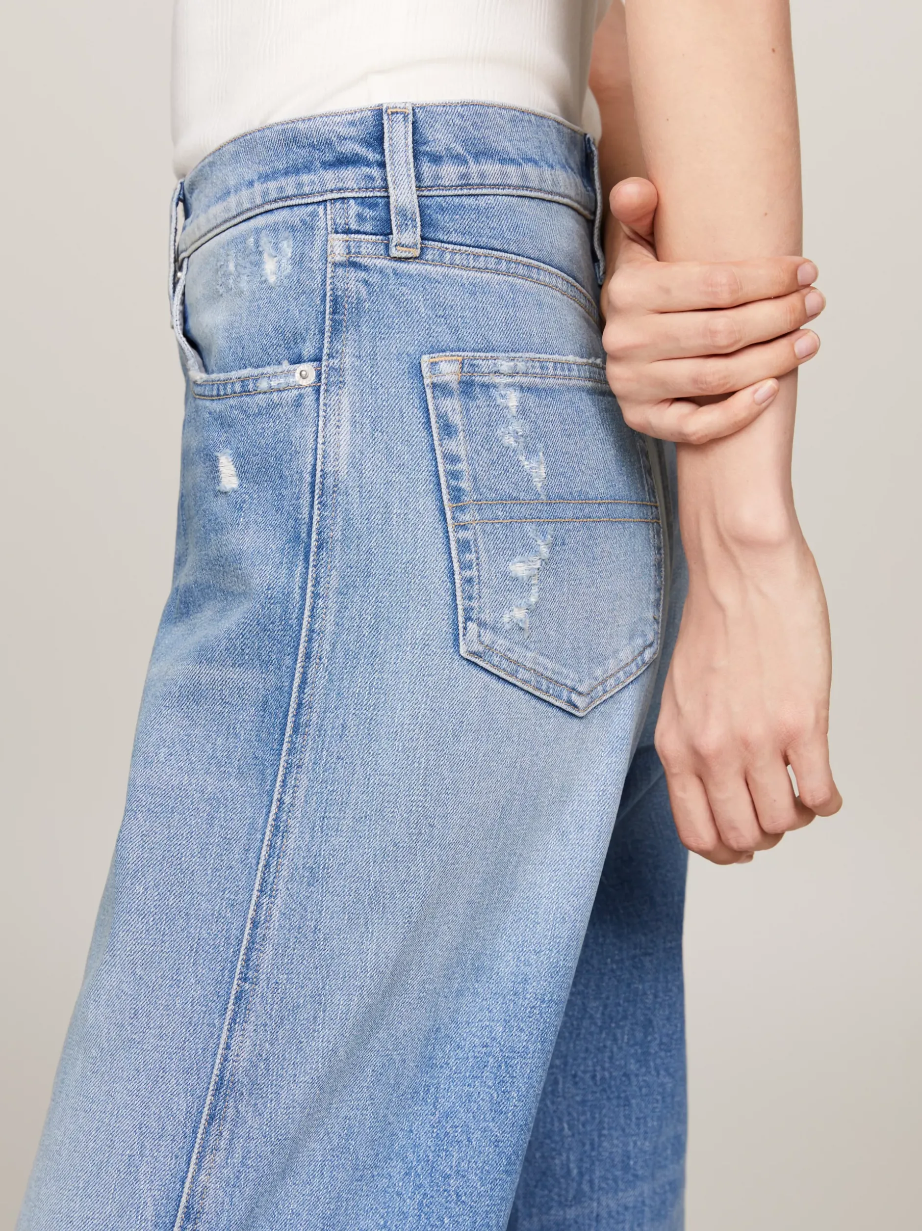 Jeansy*Tommy Hilfiger Jeansy Betsy O Luźnym Kroju Ze średnim Stanem DENIM LIGHT