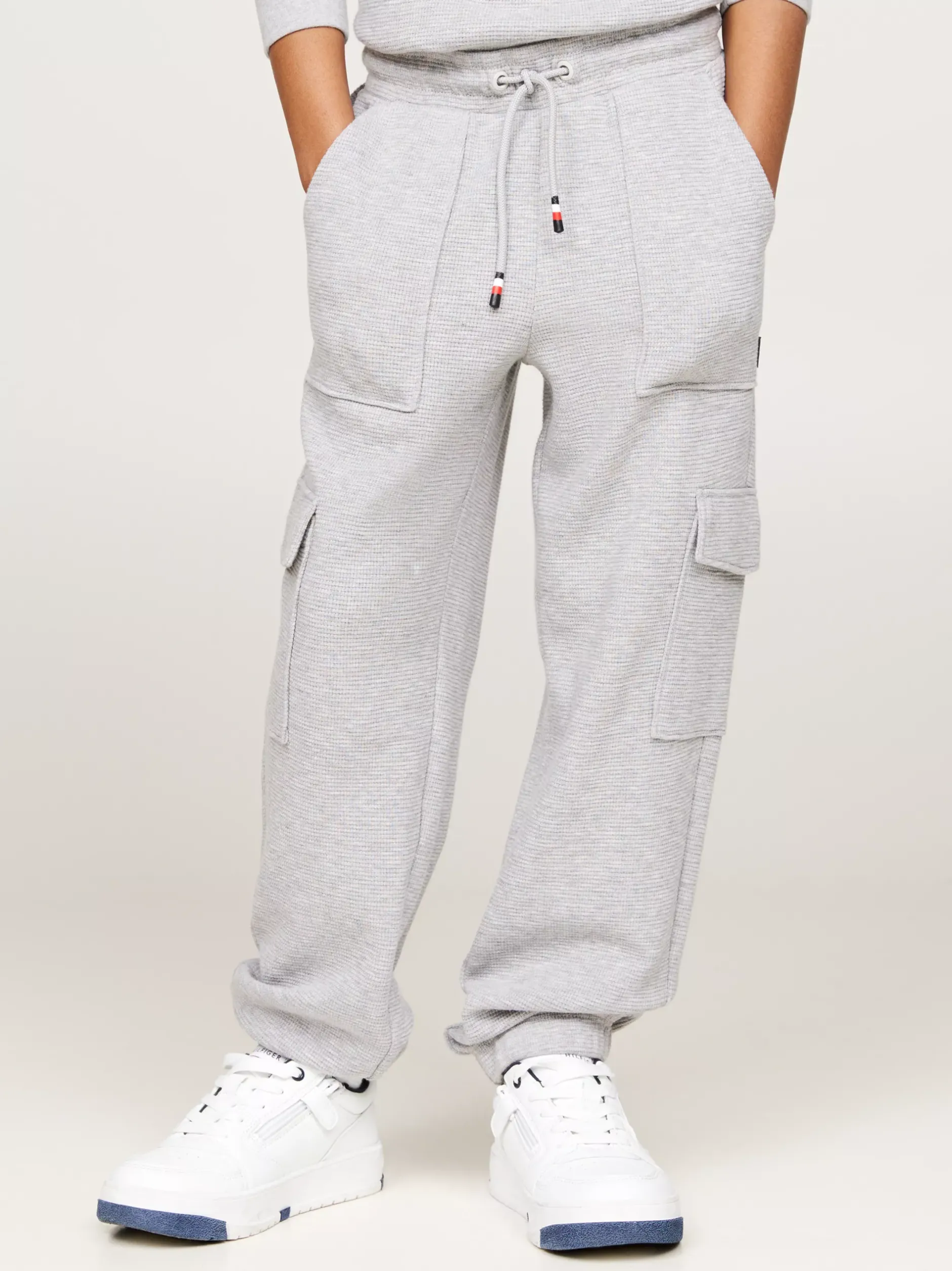 Spodnie I Szorty*Tommy Hilfiger Joggery Hilfiger Monotype O Splocie Waflowym LIGHT GREY HEATHER