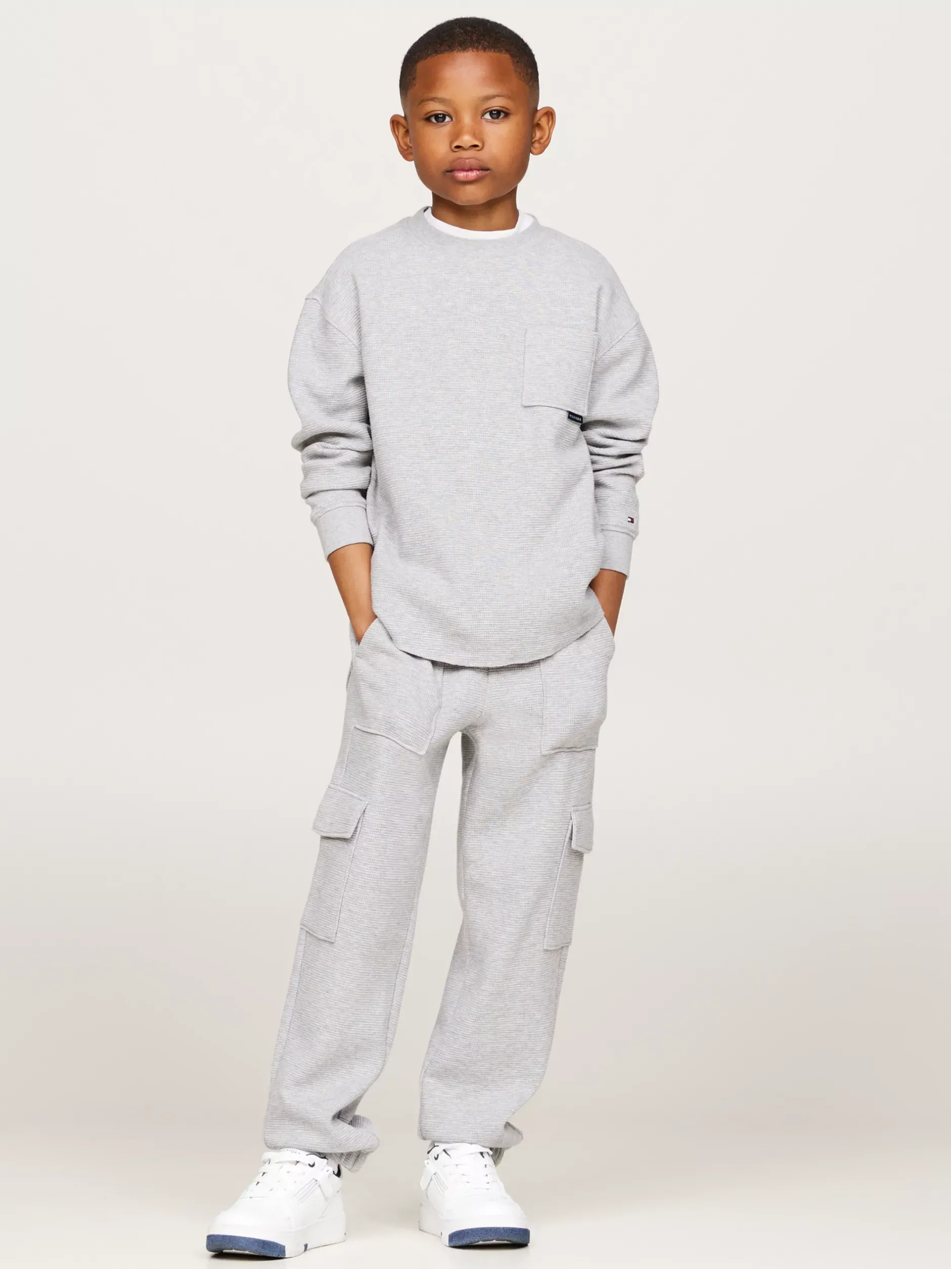 Spodnie I Szorty*Tommy Hilfiger Joggery Hilfiger Monotype O Splocie Waflowym LIGHT GREY HEATHER