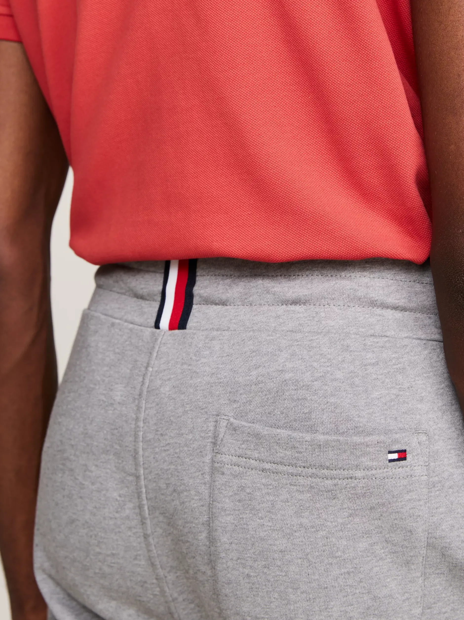 Spodnie*Tommy Hilfiger Joggery Z Wyhaftowanym Logo I Mankietami MEDIUM GREY HEATHER