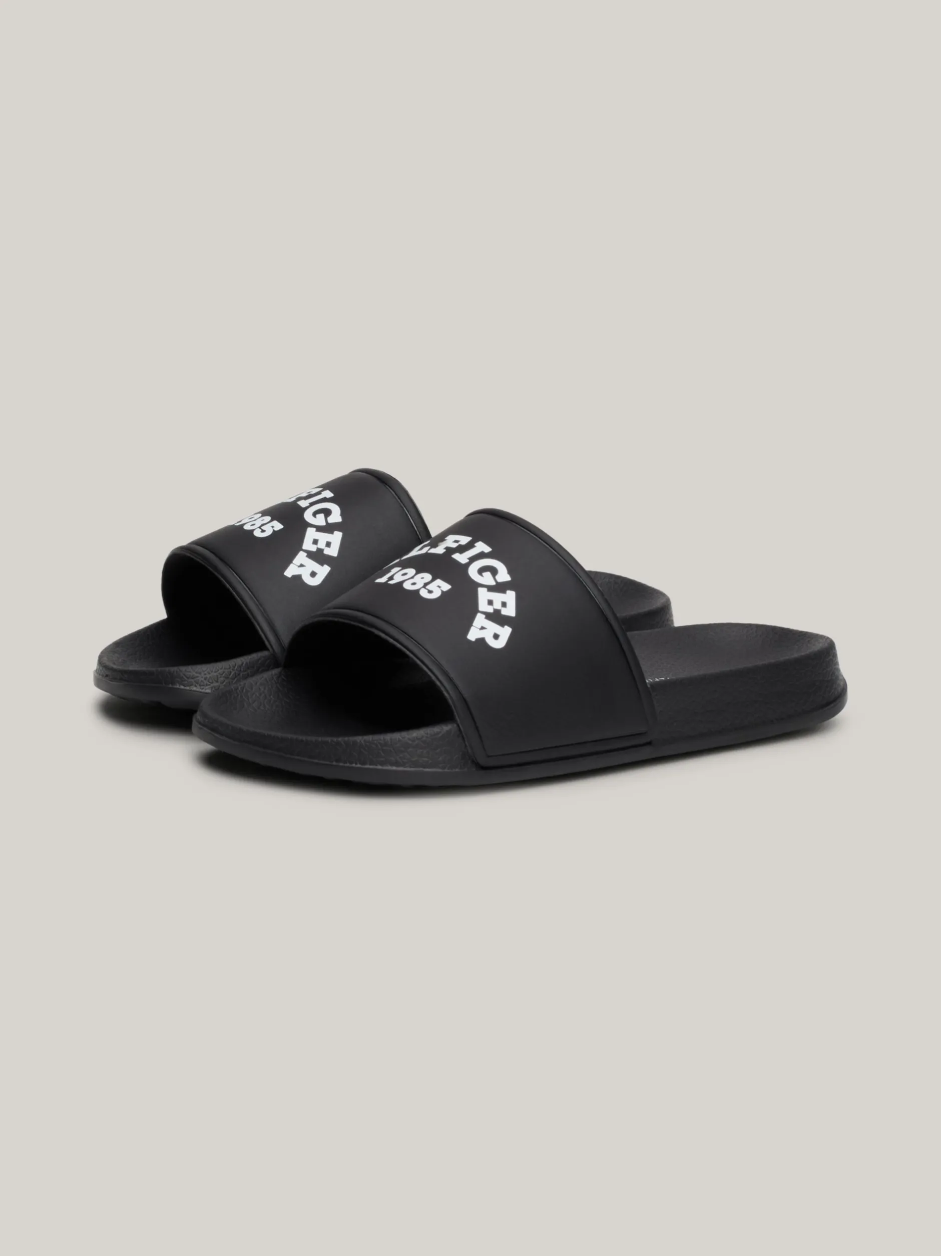 Obuwie I Akcesoria*Tommy Hilfiger Klapki Basenowe Z Półokrągłym Logo BLACK
