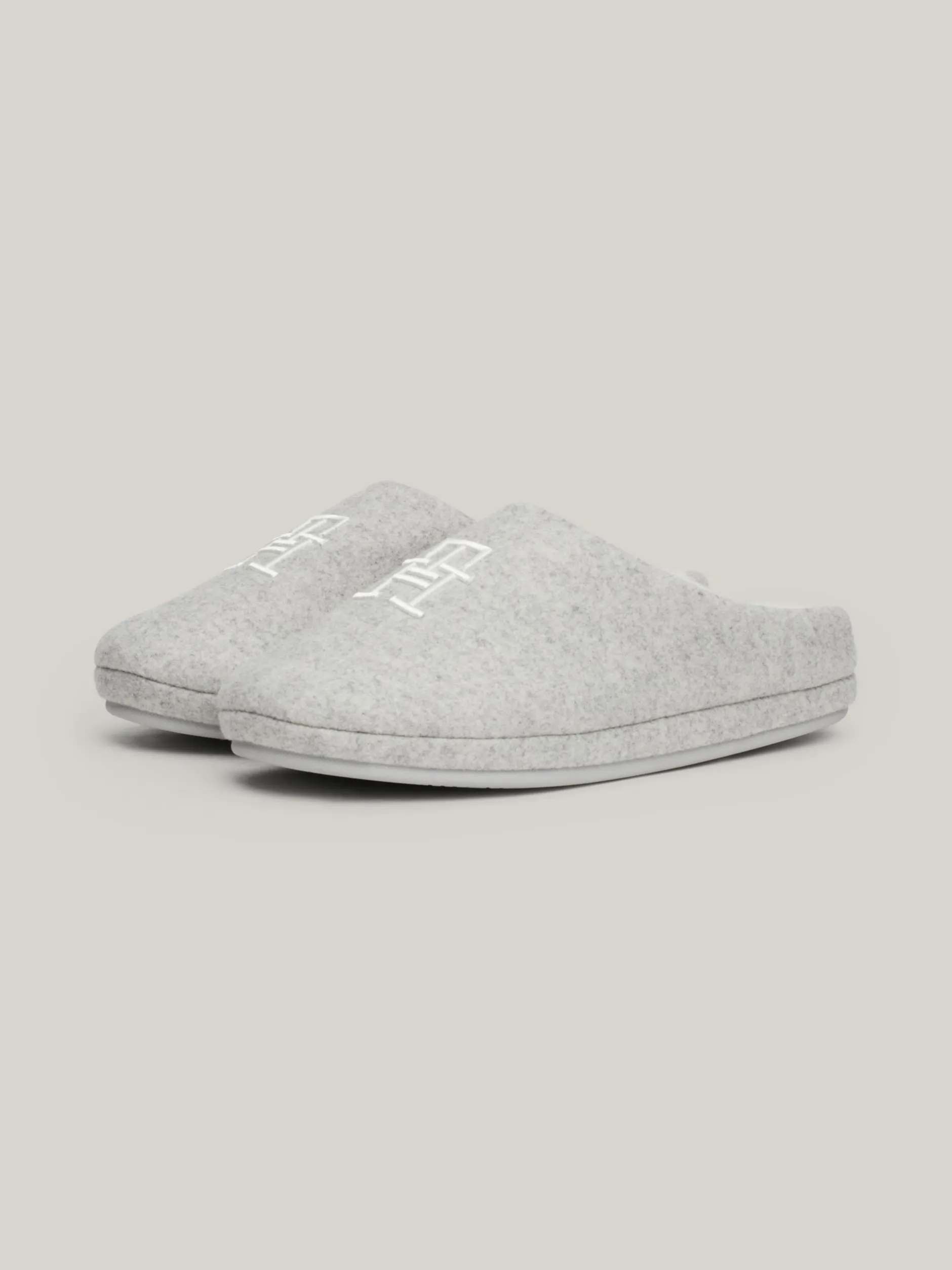 Płaskie Buty*Tommy Hilfiger Klapki Z Haftowanym Monogramem TH LIGHT GREY HEATHER