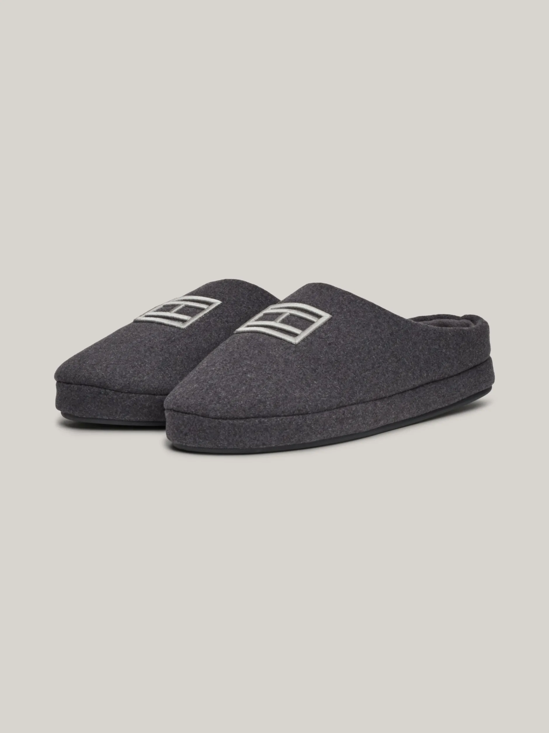 Buty Casual*Tommy Hilfiger Klapki Z Wyhaftowaną Flagą DARK ASH