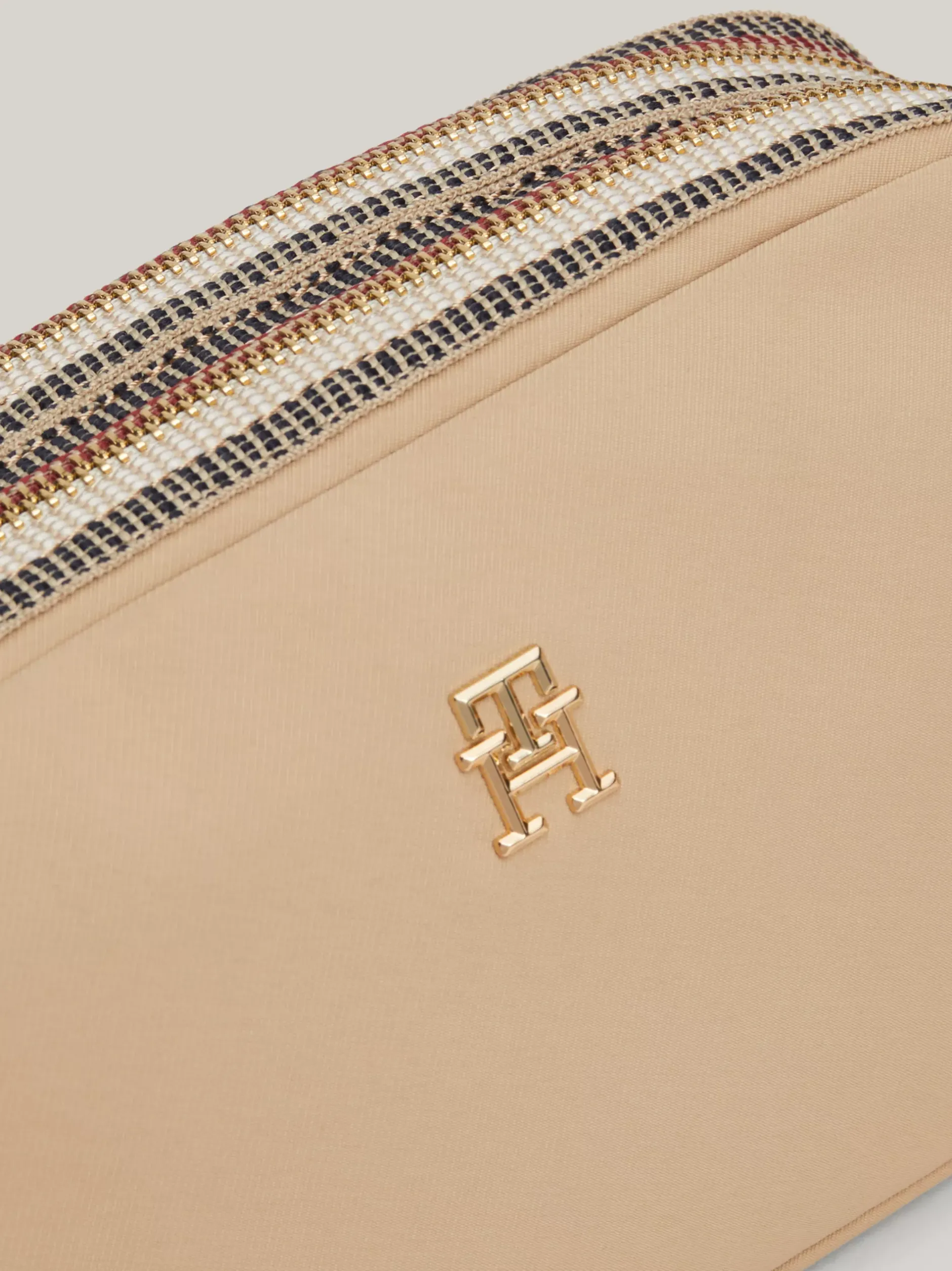 Torebki Na Pasku*Tommy Hilfiger Kompaktowa Torebka Z Sygnowanym Zamkiem BEIGE