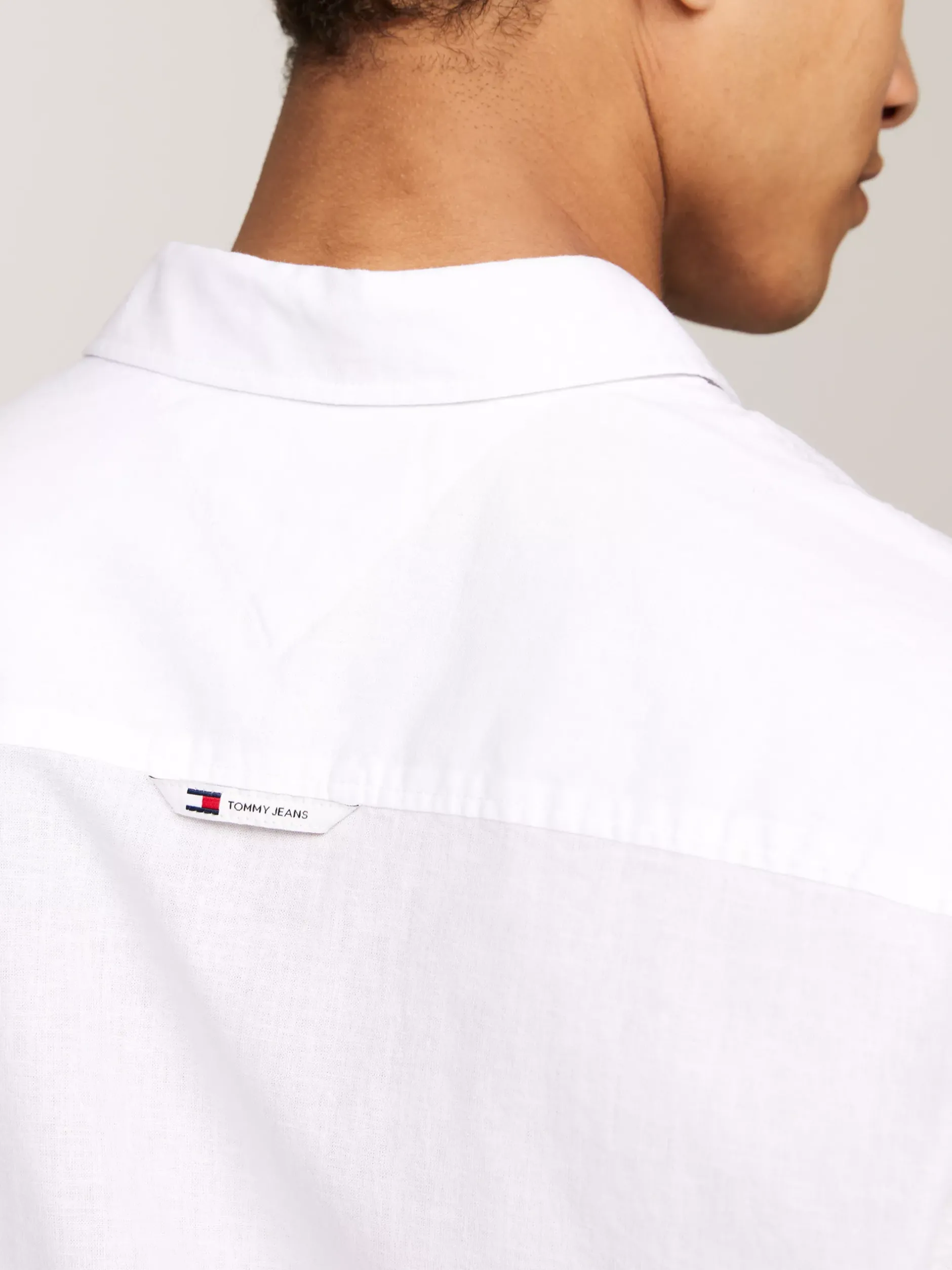 Koszule*Tommy Hilfiger Koszula O Regularnym Kroju Z Krótkim Rękawem WHITE