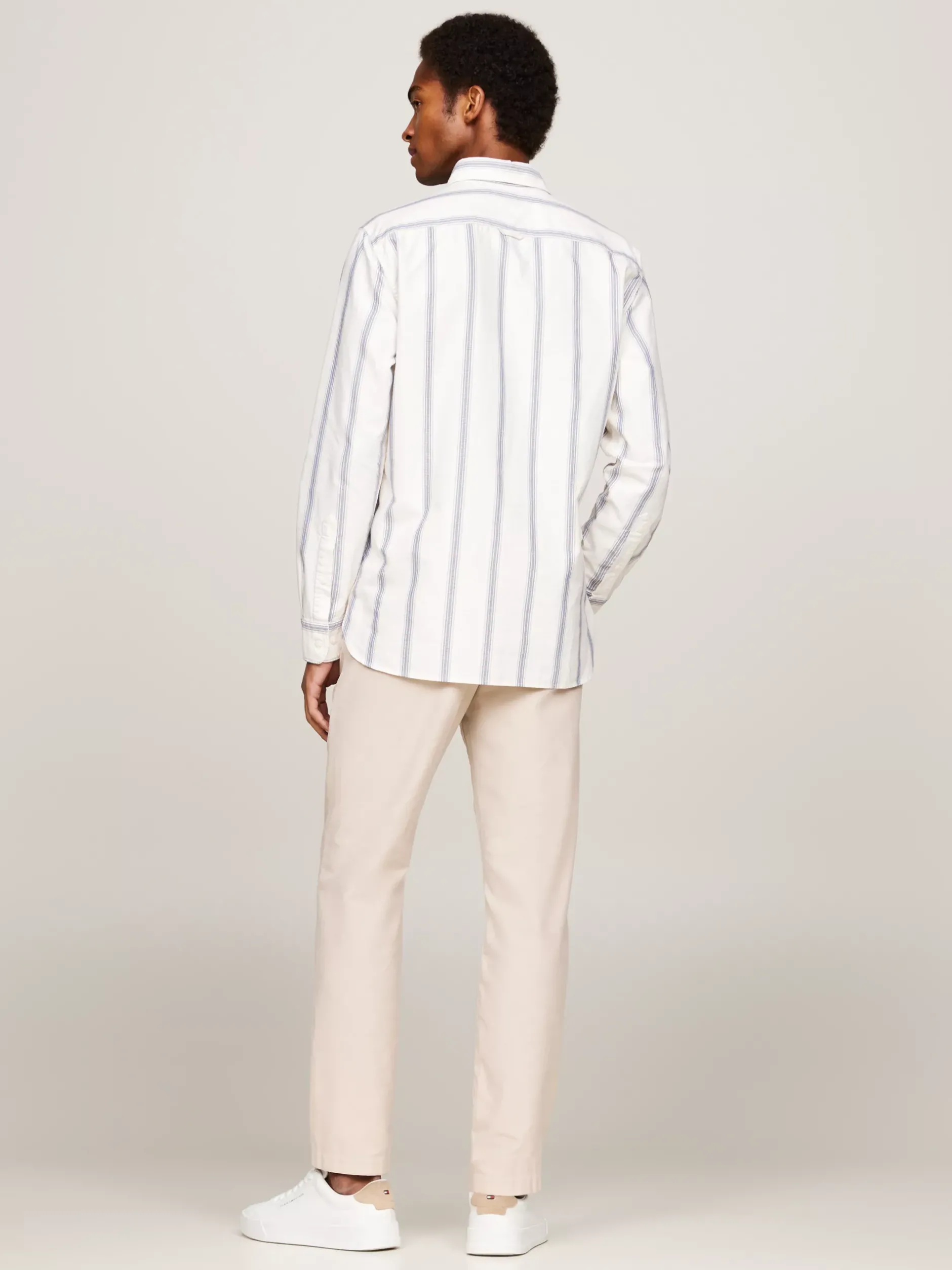Koszule*Tommy Hilfiger Koszula O Regularnym Kroju W Cieniowane Paski ANCIENT WHITE/DARK NAVY/DARK MAGMA
