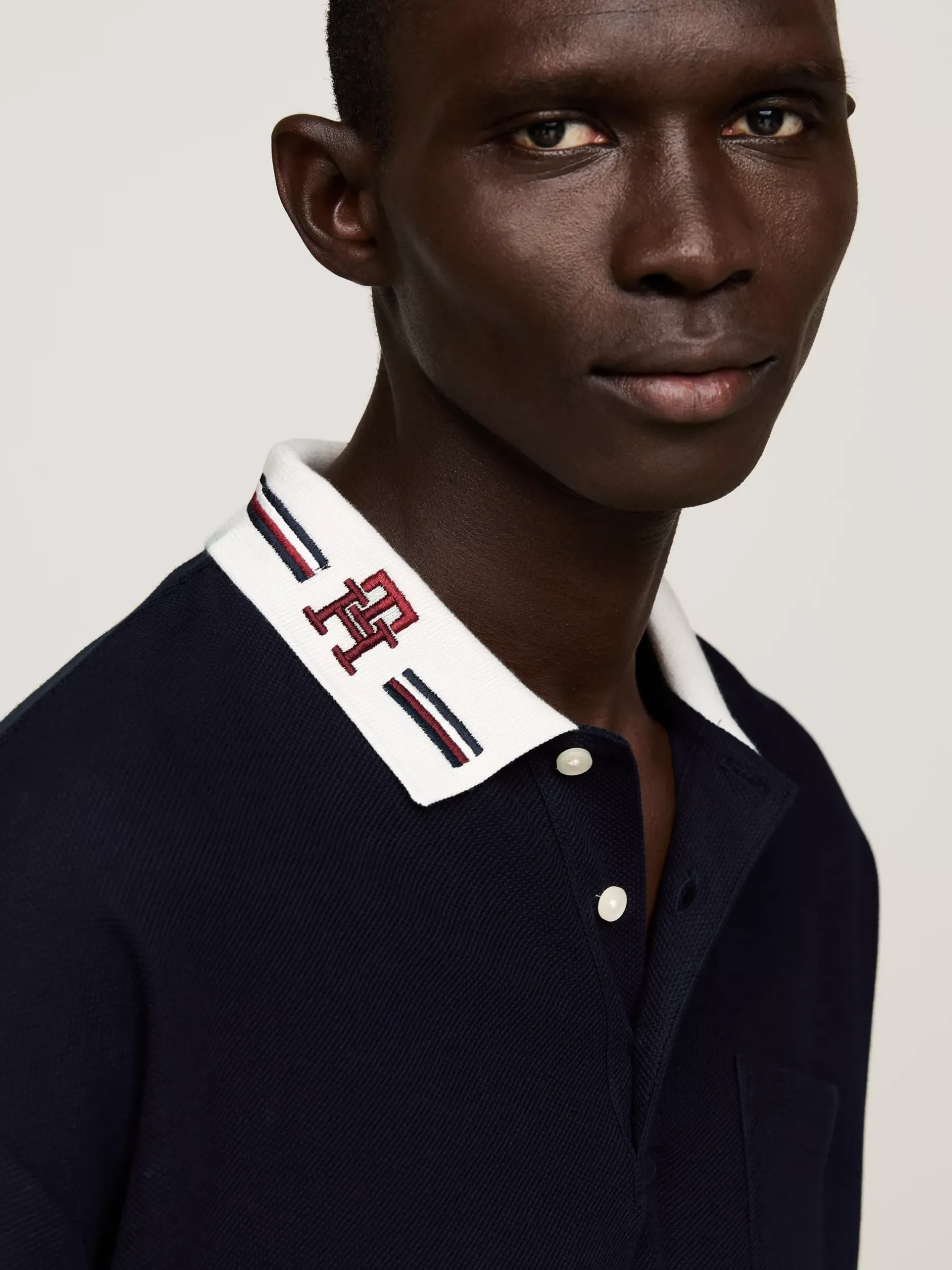Koszulki Polo*Tommy Hilfiger Koszulka Polo Z Wyhaftowanym Emblematem DESERT SKY