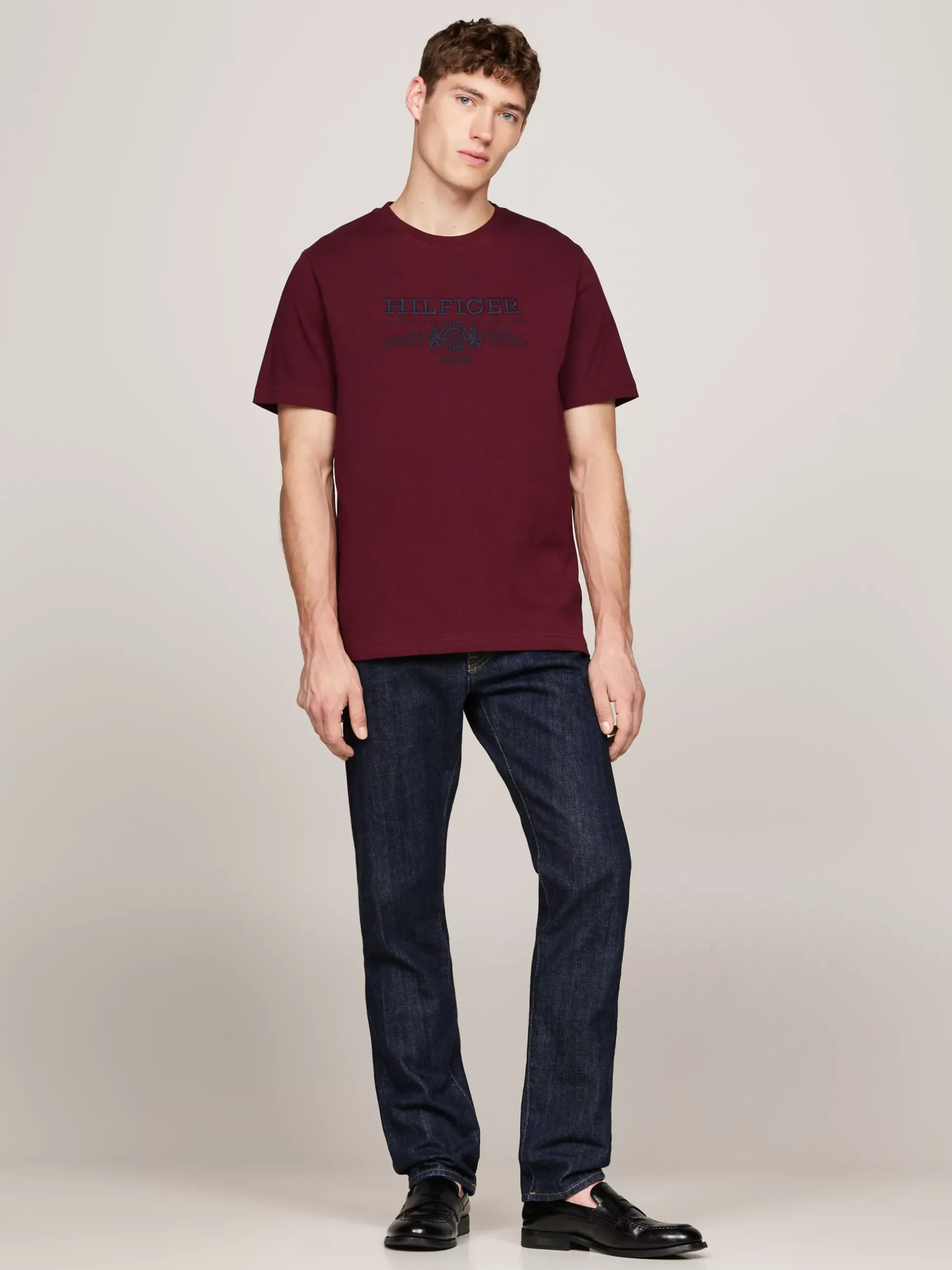 T-Shirty*Tommy Hilfiger Koszulka Z Haftowanym Emblematem DEEP ROUGE