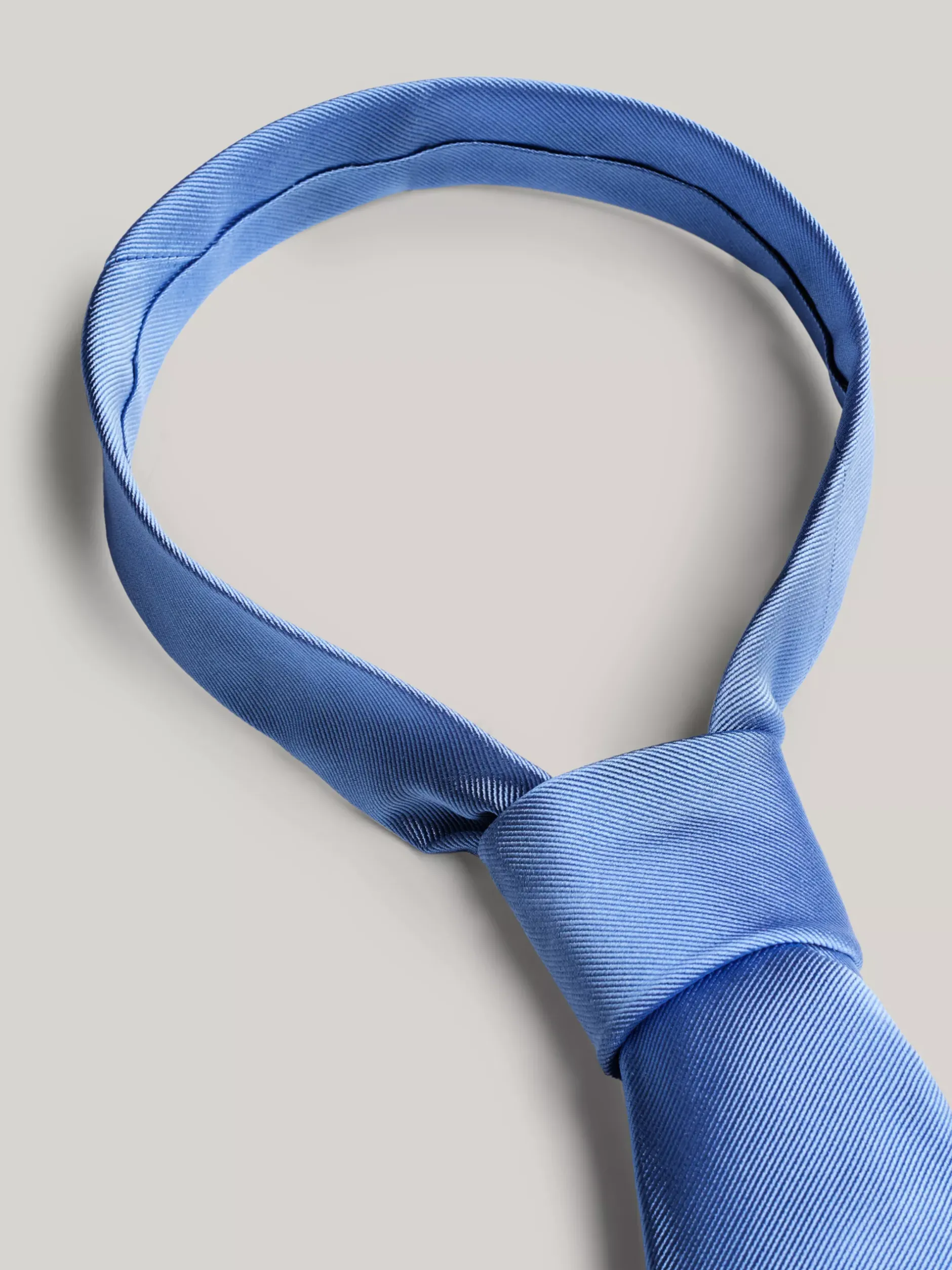 Krawaty & Poszetki*Tommy Hilfiger Krawat Z Jedwabnej Tkaniny CUSTOM COLOR CLASSIC BLUE