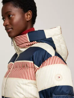 Kurtki & Płaszcze*Tommy Hilfiger Kurtka Puffer Z Sygnowanym Wzorem GLOBAL STP H PUFFER/ CNTY IVORY
