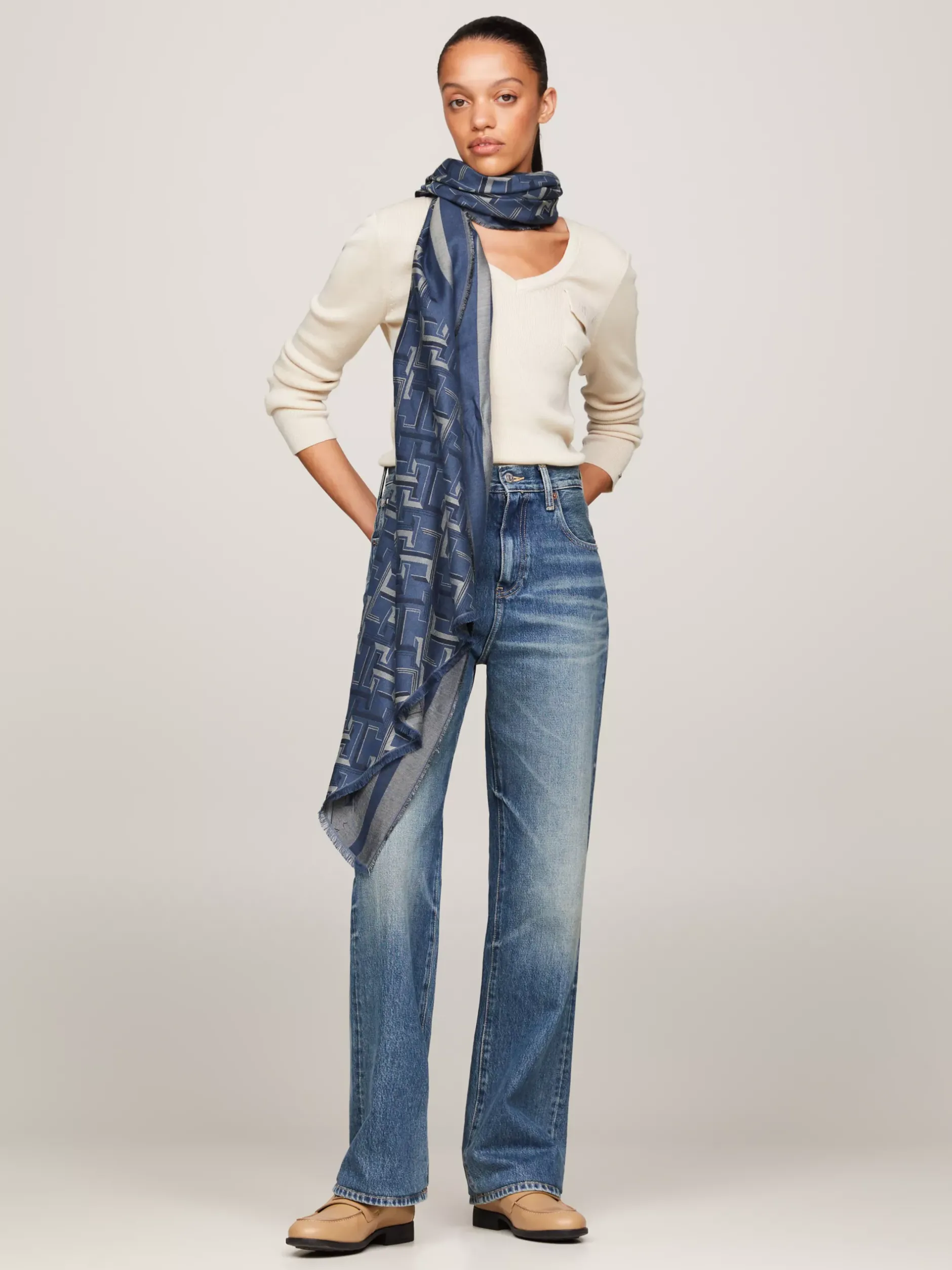 Szaliki|Szaliki*Tommy Hilfiger Lekki żakardowy Szal Z Monogramem TH FOSSIL BLUE