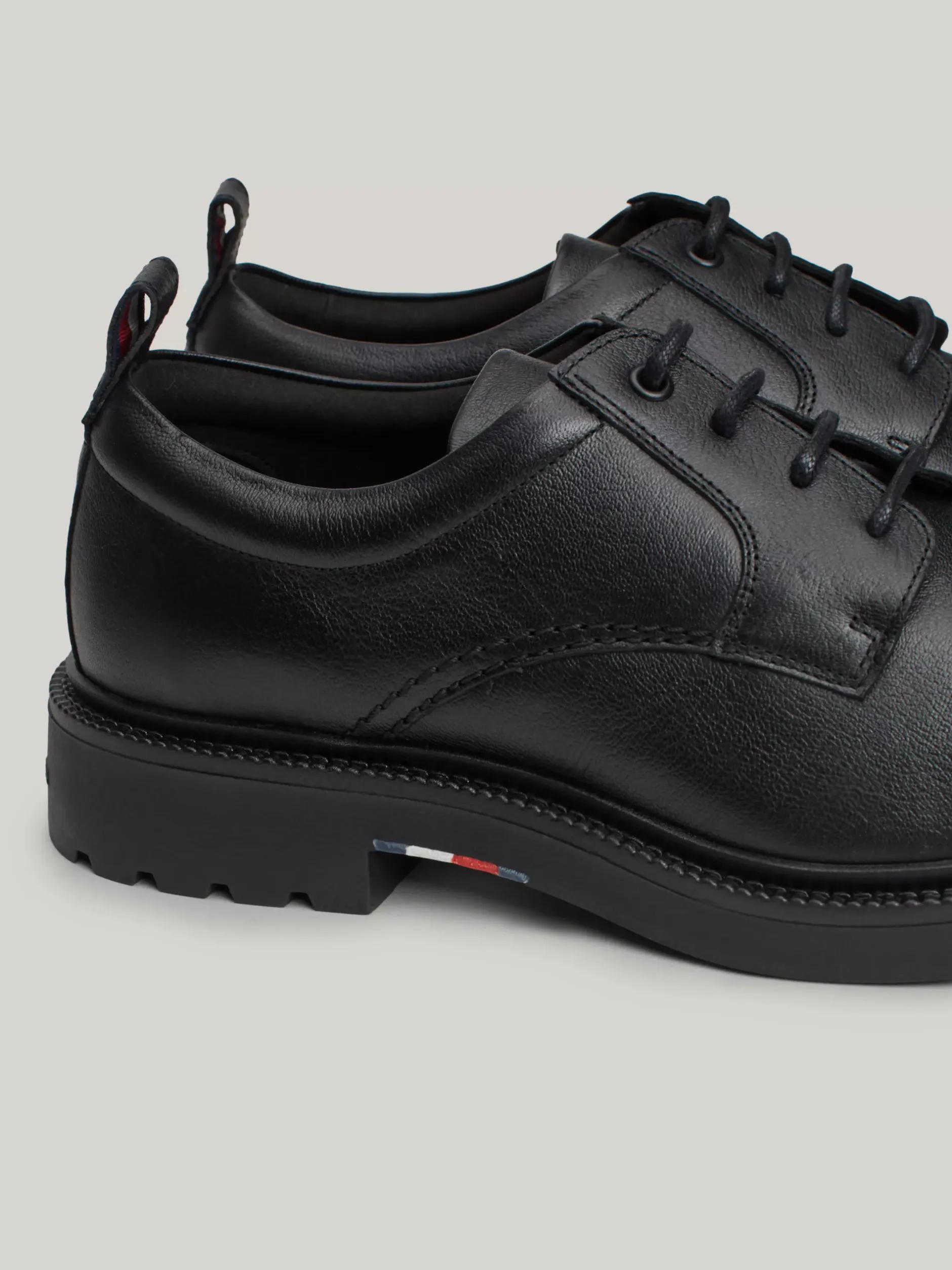 Buty Wizytowe*Tommy Hilfiger Lekkie Skórzane Buty Typu Derby BLACK