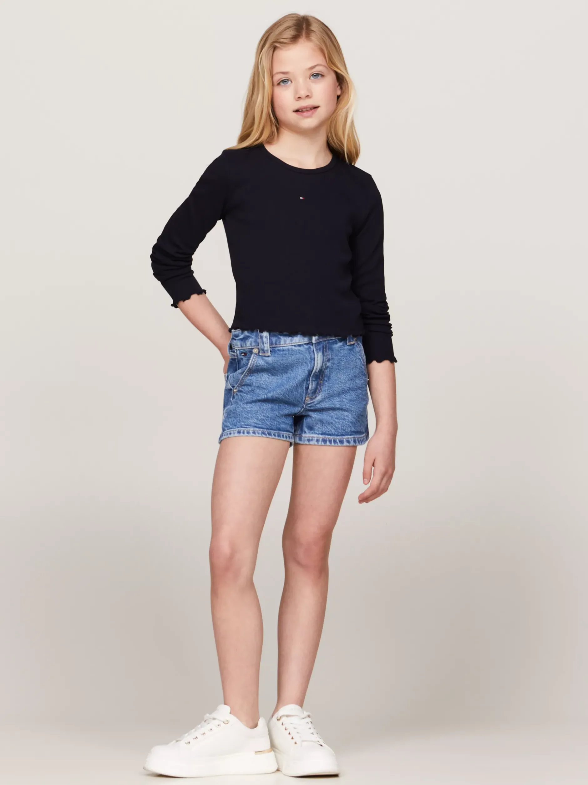 Topy I T-Shirty*Tommy Hilfiger Longsleeve Essential Z Falbankowym Wykończeniem DESERT SKY