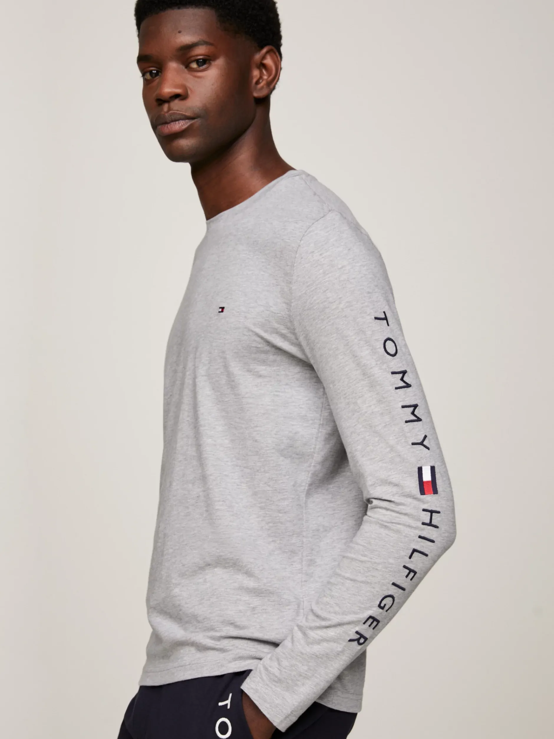T-Shirty*Tommy Hilfiger Longsleeve O Wąskim Kroju Z Logo LIGHT GREY HEATHER