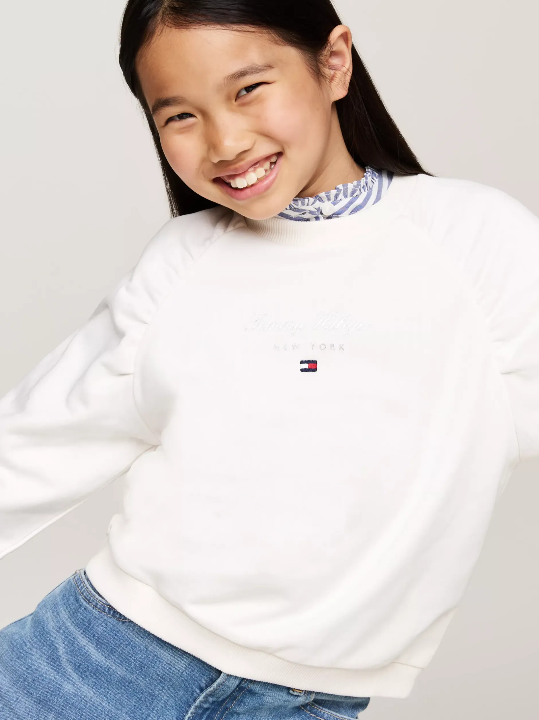 Bluzy Dresowe I Z Kapturem*Tommy Hilfiger Luźna Bluza Z Kaligrafowanym Logo ANCIENT WHITE