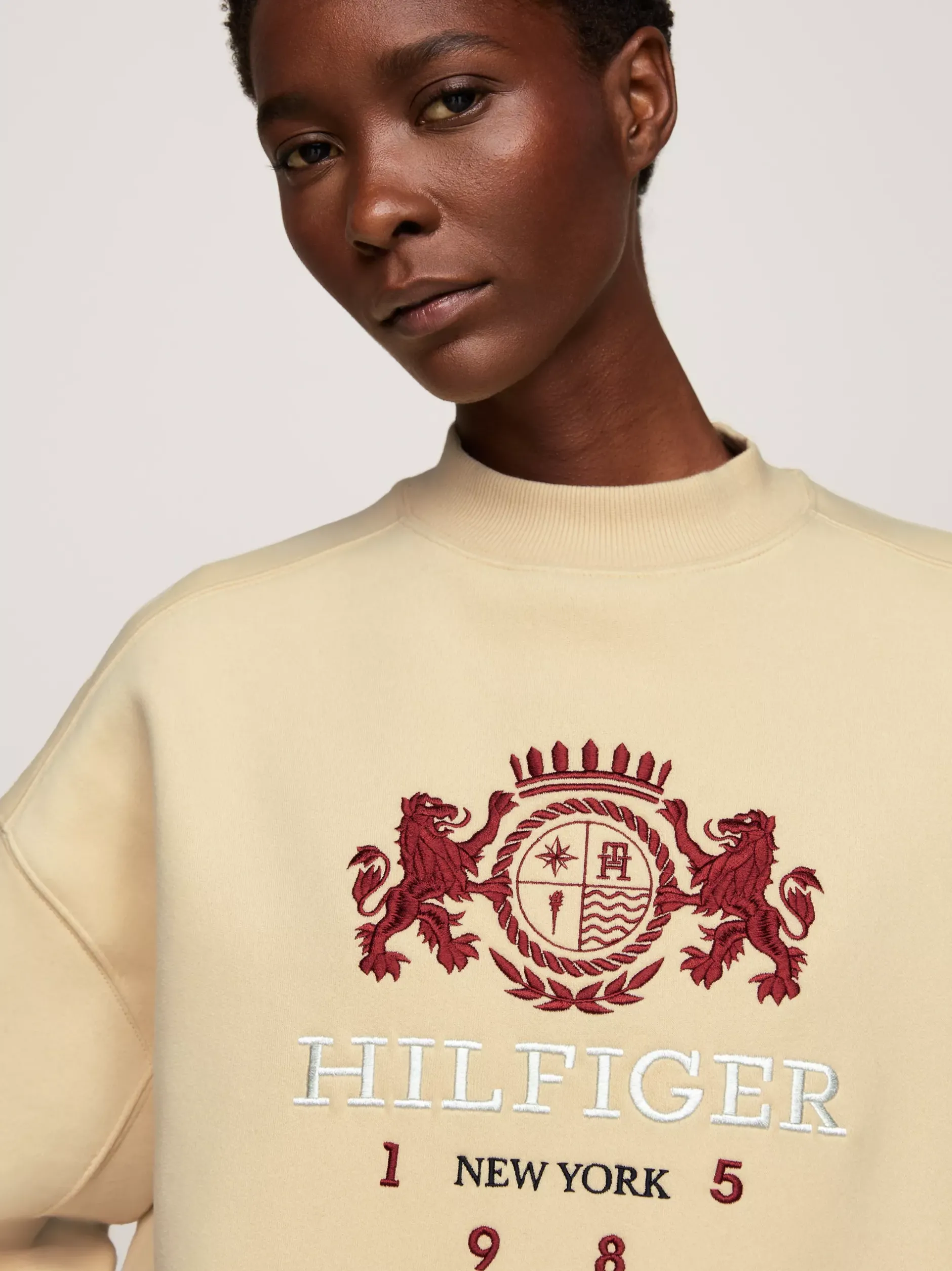 Bluzy Dresowe & Z Kapturem*Tommy Hilfiger Luźna Bluza Z Wyhaftowanym Logo COUNTRY IVORY