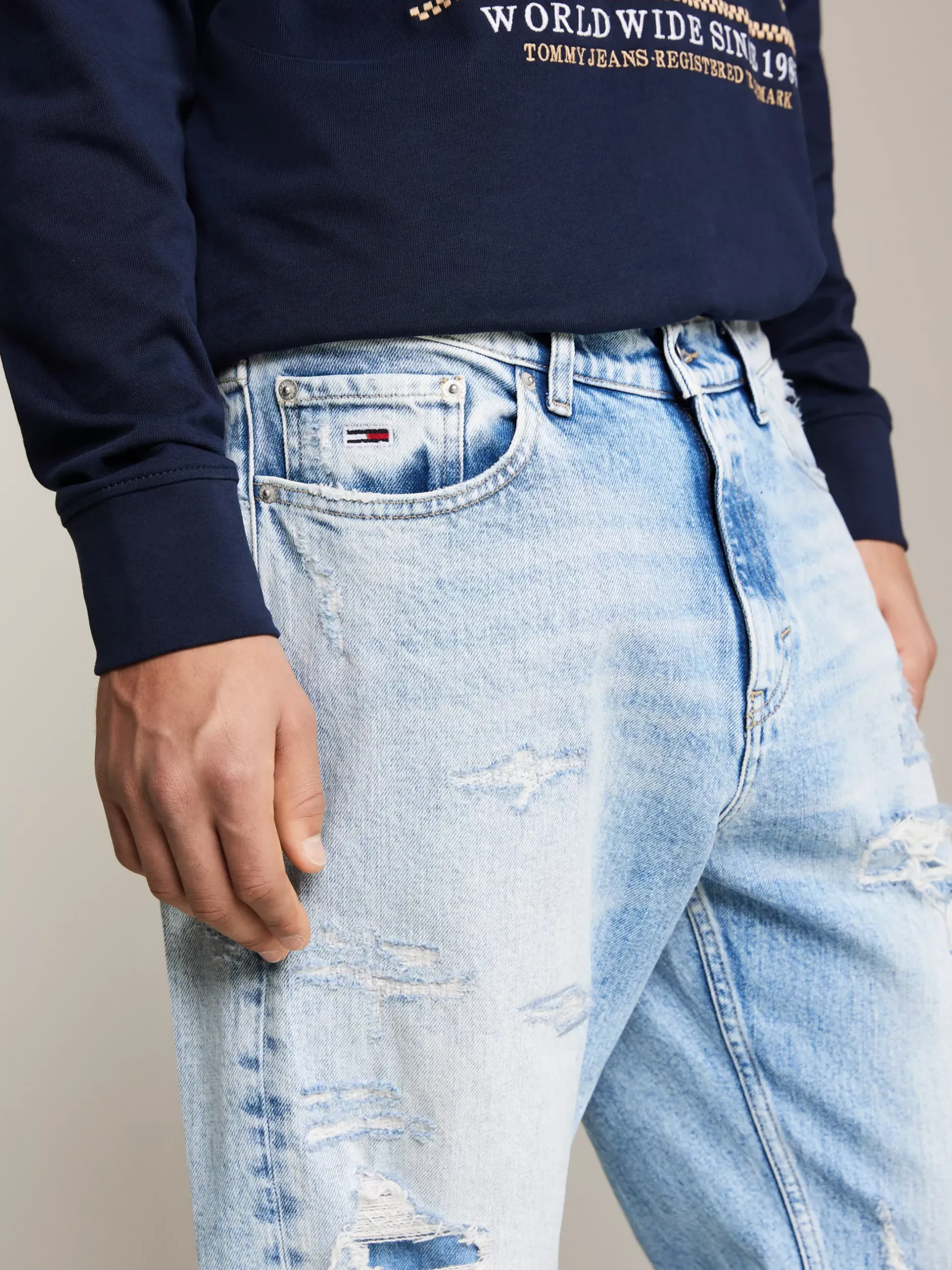 Jeansy*Tommy Hilfiger Luźne Jeansy Isaac Z Efektem Znoszenia DENIM LIGHT