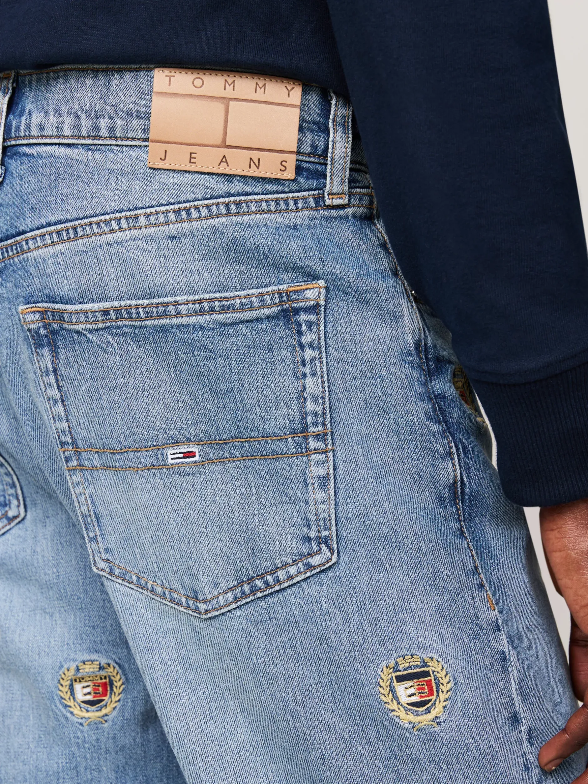 Jeansy*Tommy Hilfiger Luźne Spodnie Isaac Ze Zwężanymi Nogawkami DENIM MEDIUM