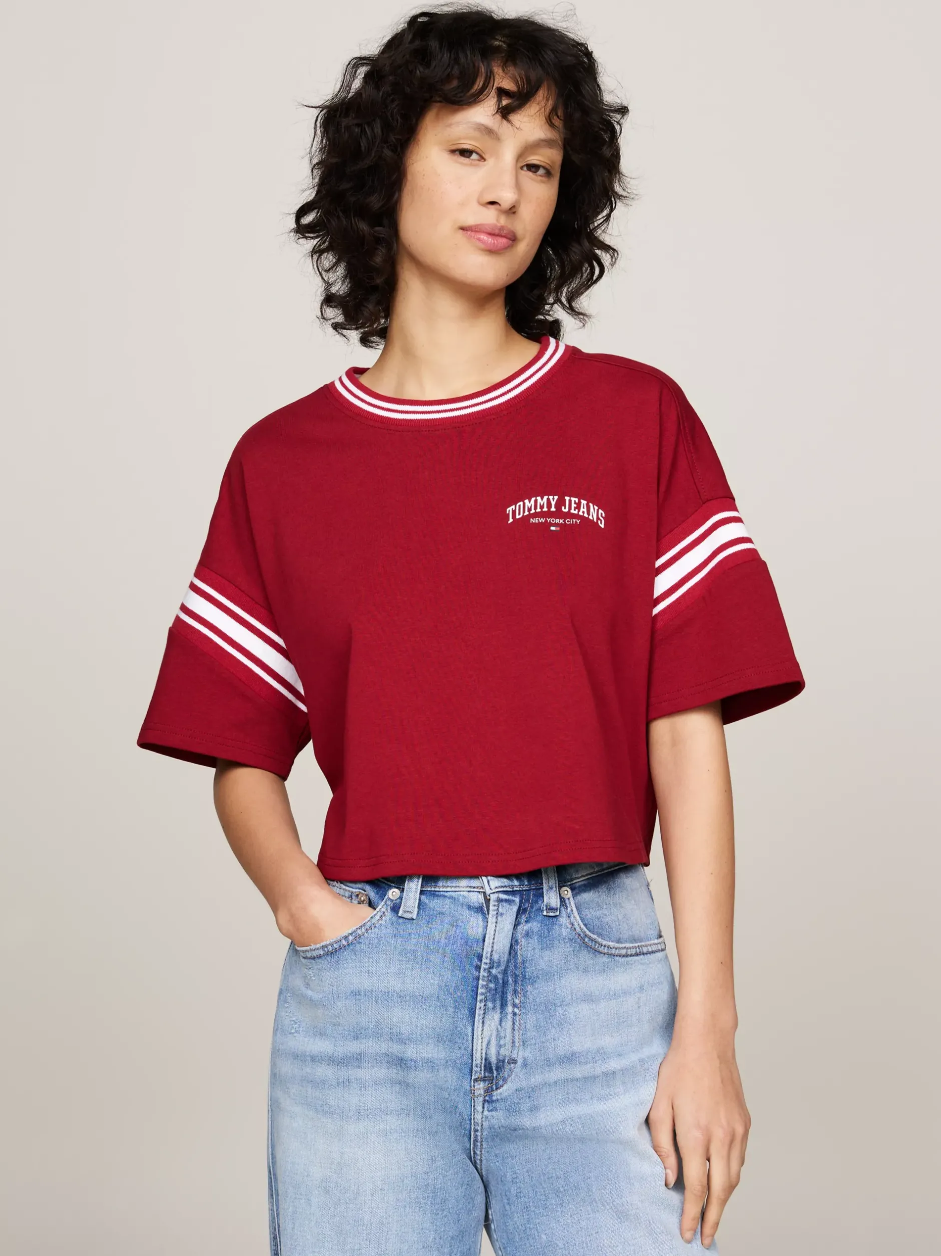 T-Shirty*Tommy Hilfiger Luźny T-shirt W Stylu Varsity REGATTA RED