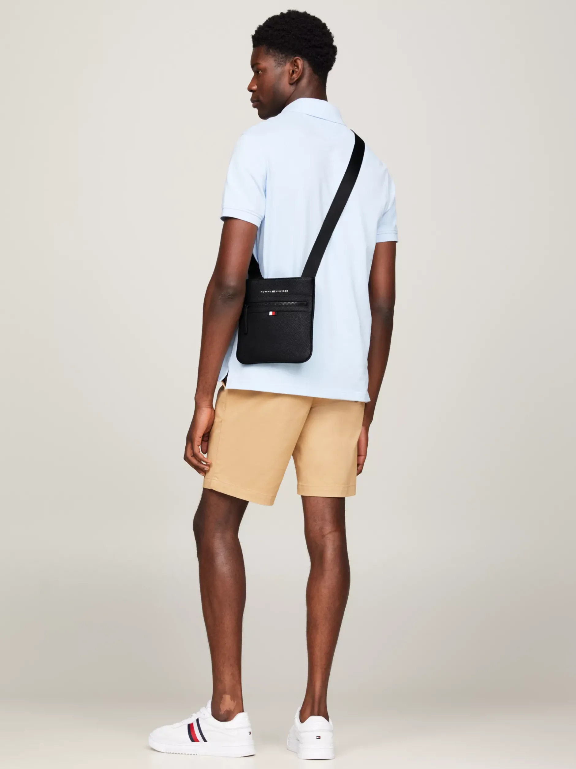 Torebki Na Pasku*Tommy Hilfiger Mała Torba Na Ramię Z Kolekcji Essential BLACK