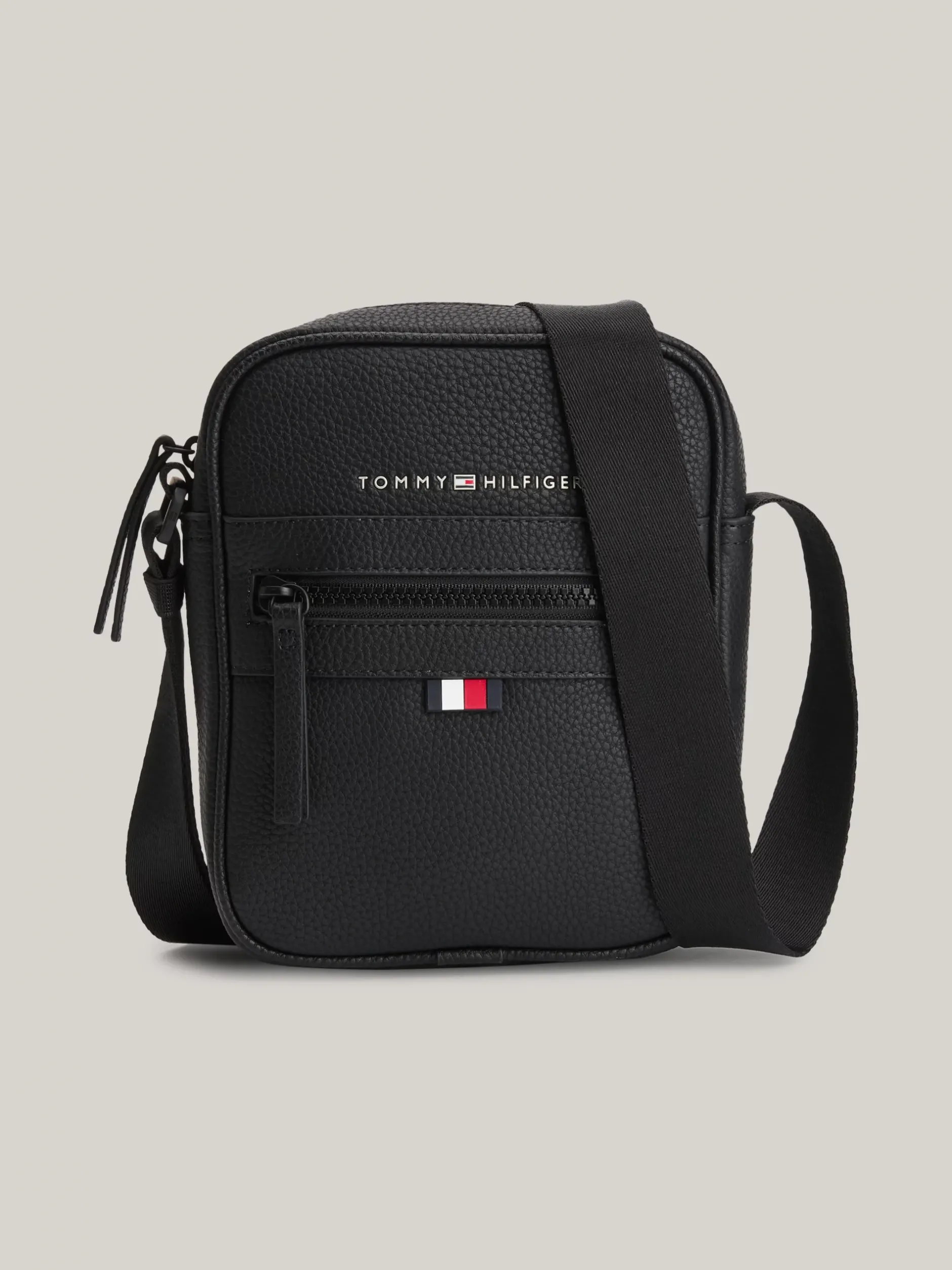 Torebki Na Pasku*Tommy Hilfiger Mała Torba Reporterka Z Kolekcji Essential BLACK
