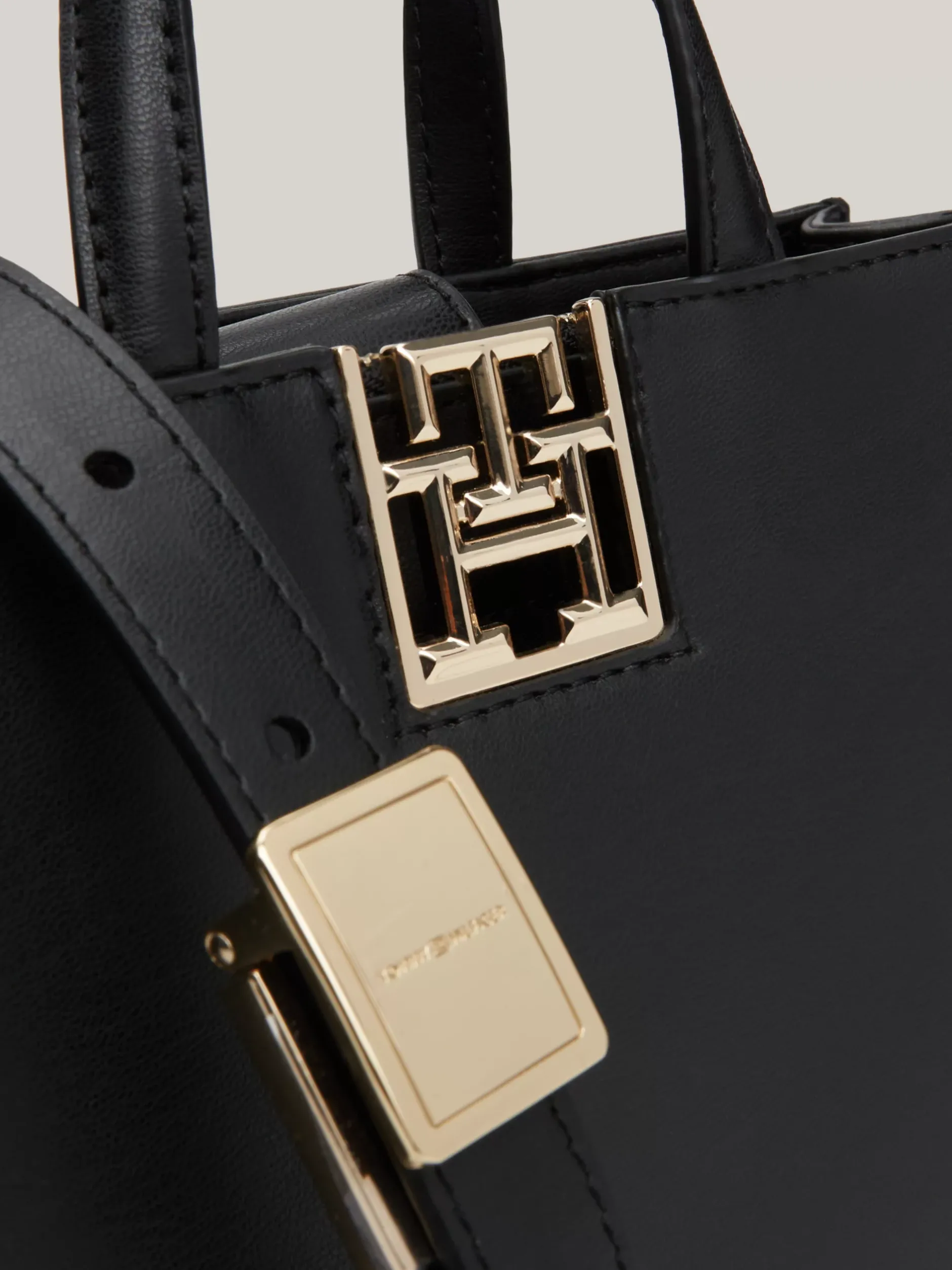 Torebki Tote*Tommy Hilfiger Mała Torba Typu Tote Z Paskiem Na Ramię BLACK
