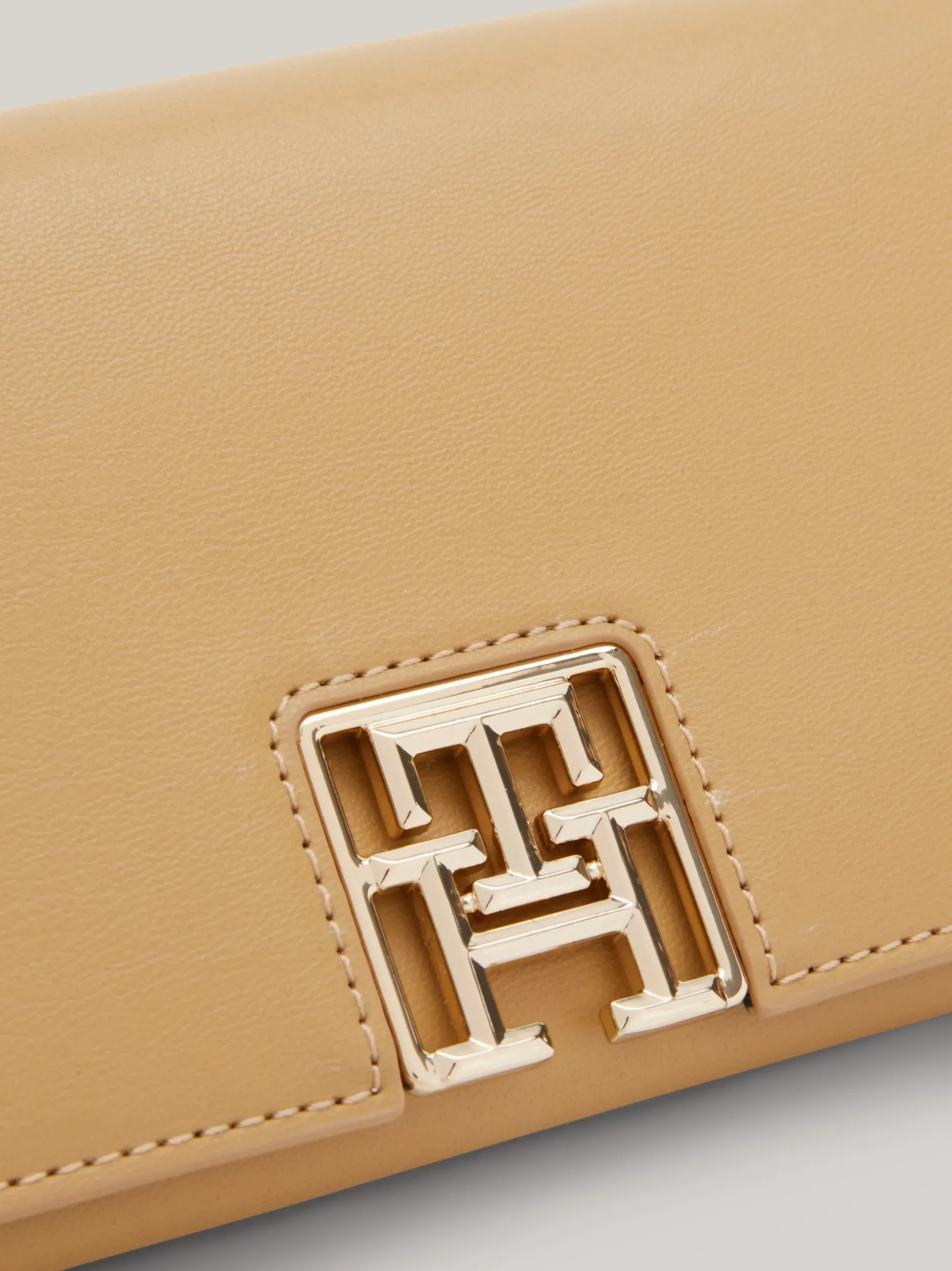 Portfele & Breloczki Do Kluczy*Tommy Hilfiger Mała Torebka Na Ramię Z łańcuszkiem CLASSIC KHAKI