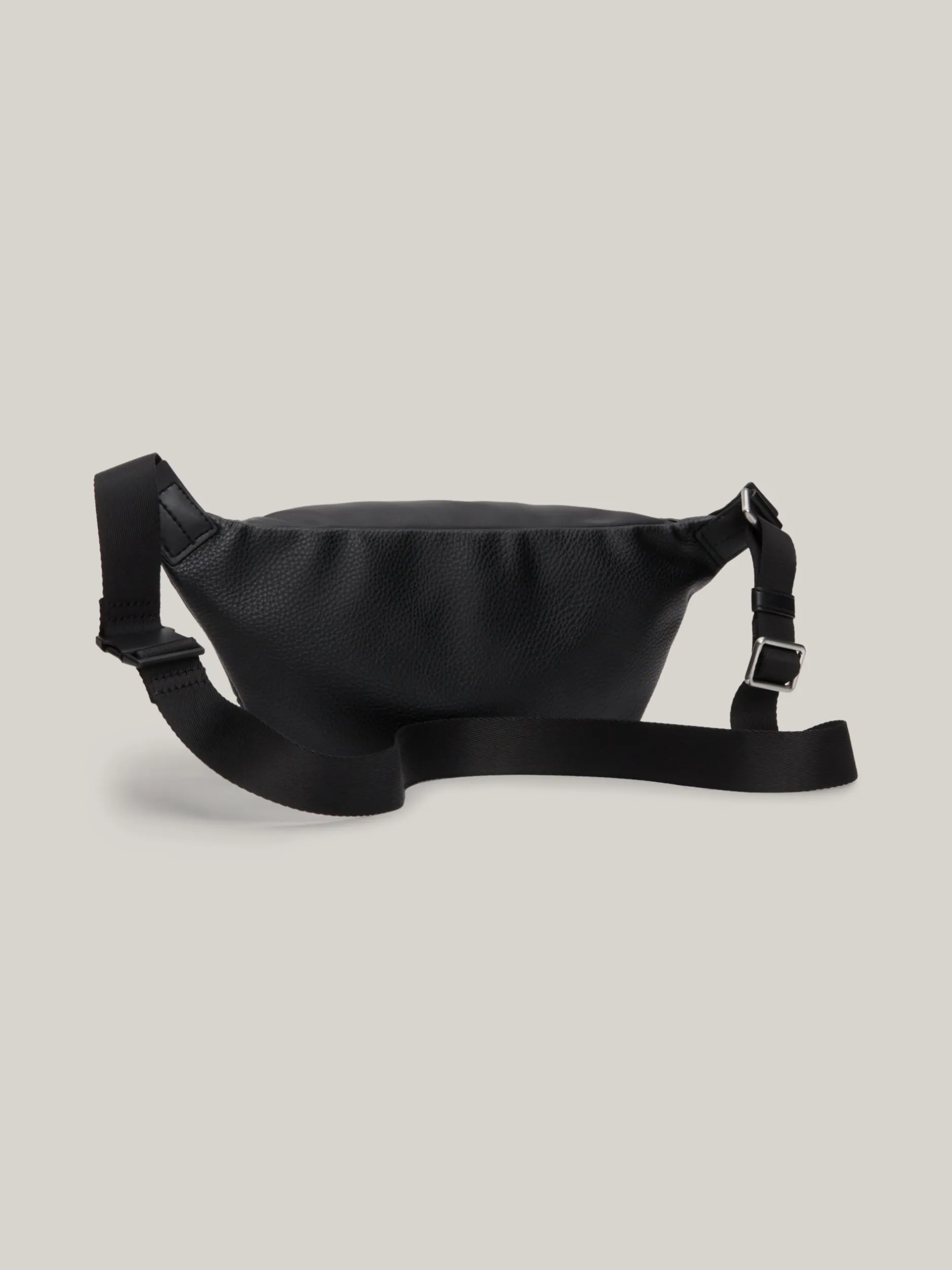 Torebki Na Pasku*Tommy Hilfiger Nerka Z Metalowym Logo BLACK