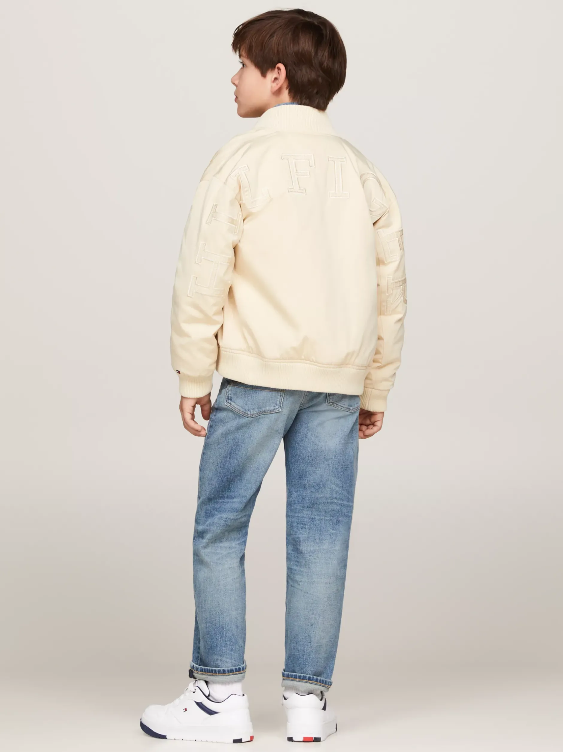 Kurtki*Tommy Hilfiger Ocieplana Kurtka Bomber Z Logo Hilfiger Monotype COUNTRY IVORY